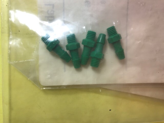 Lot of  10  Asyst 07653-001  screw with nozzle port  NEW Surplus