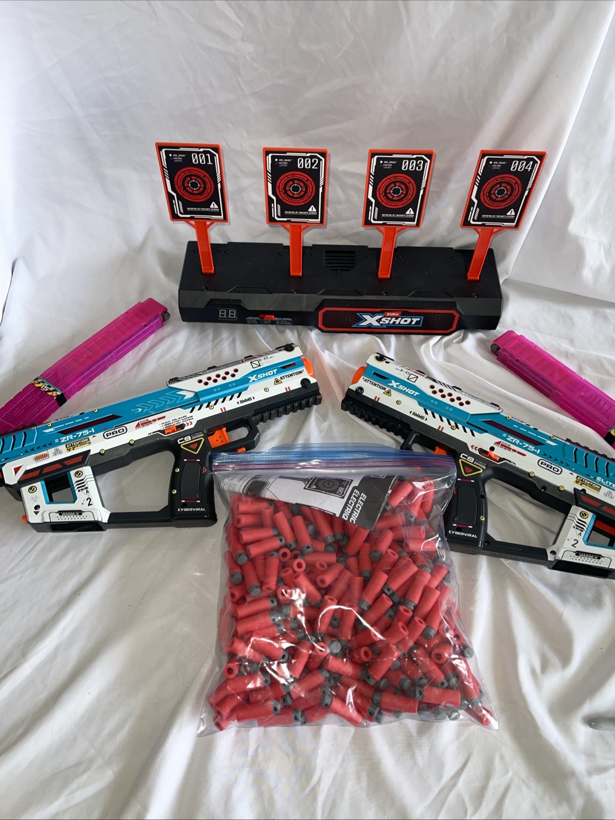 New without Box Zuru X Shot Pro Fury X Battle Blaster 2 Pack, Darts + Target