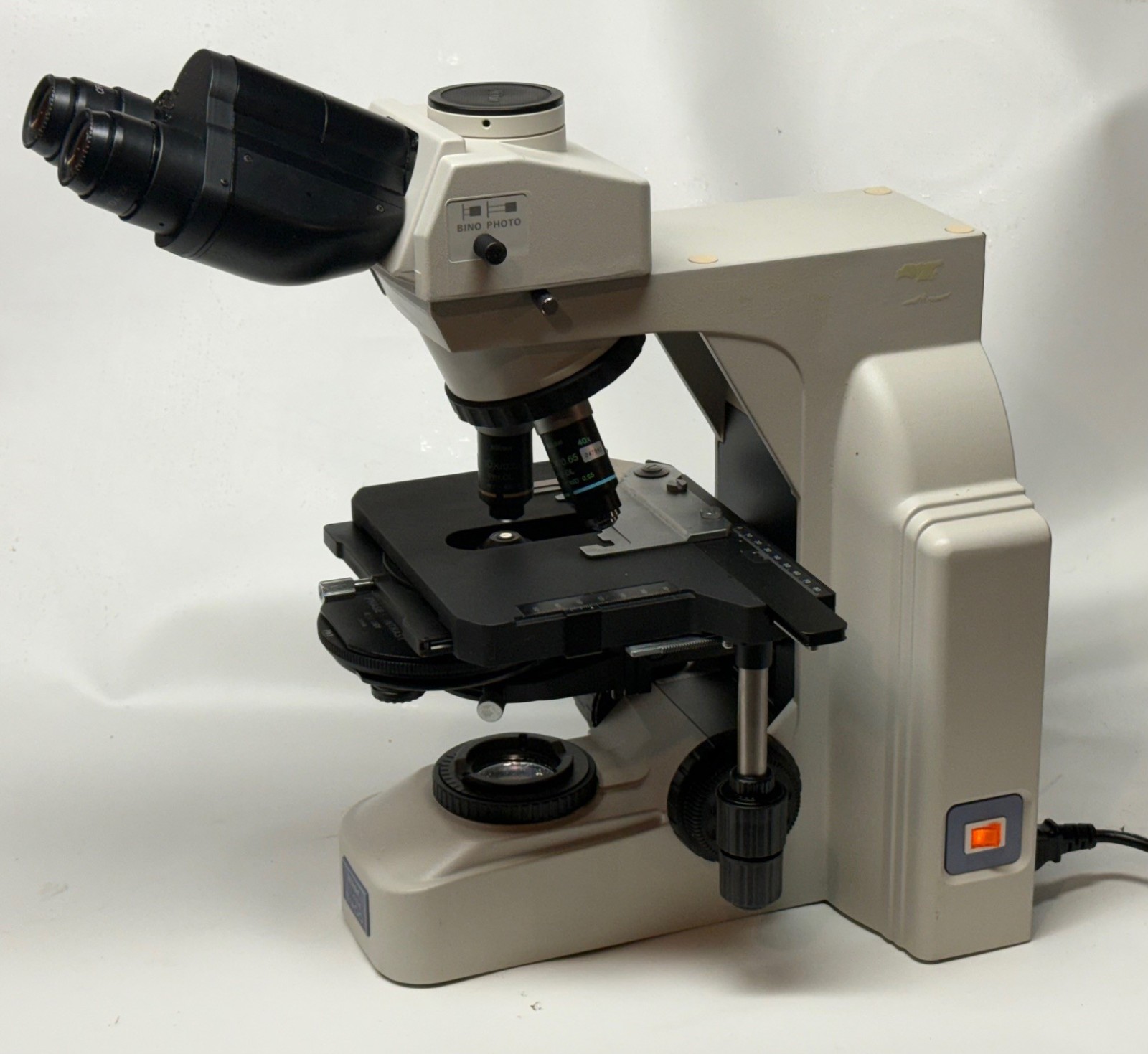 Nikon Microscope Eclipse E400 with Phase Contrast 10X 40X and Trinocular Head