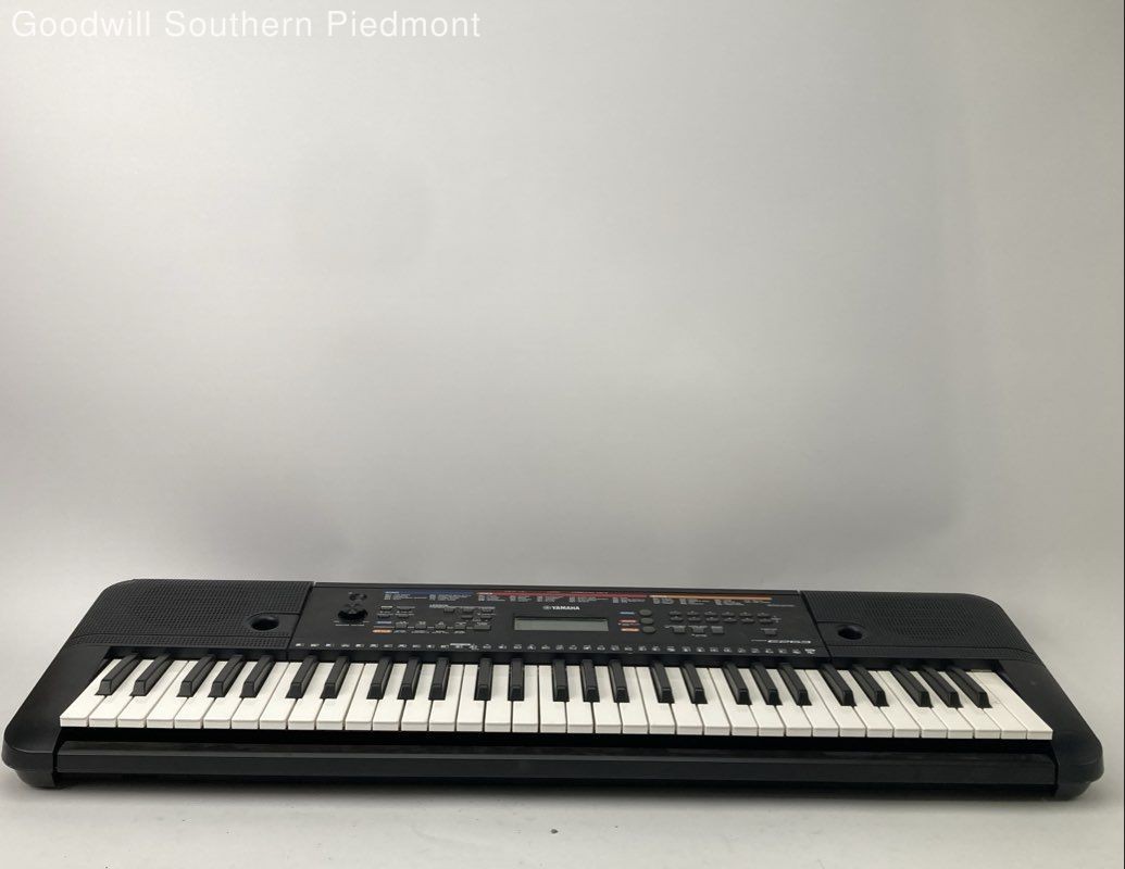 Yamaha PSR-E263 Electronic Keyboard - Tested, Read