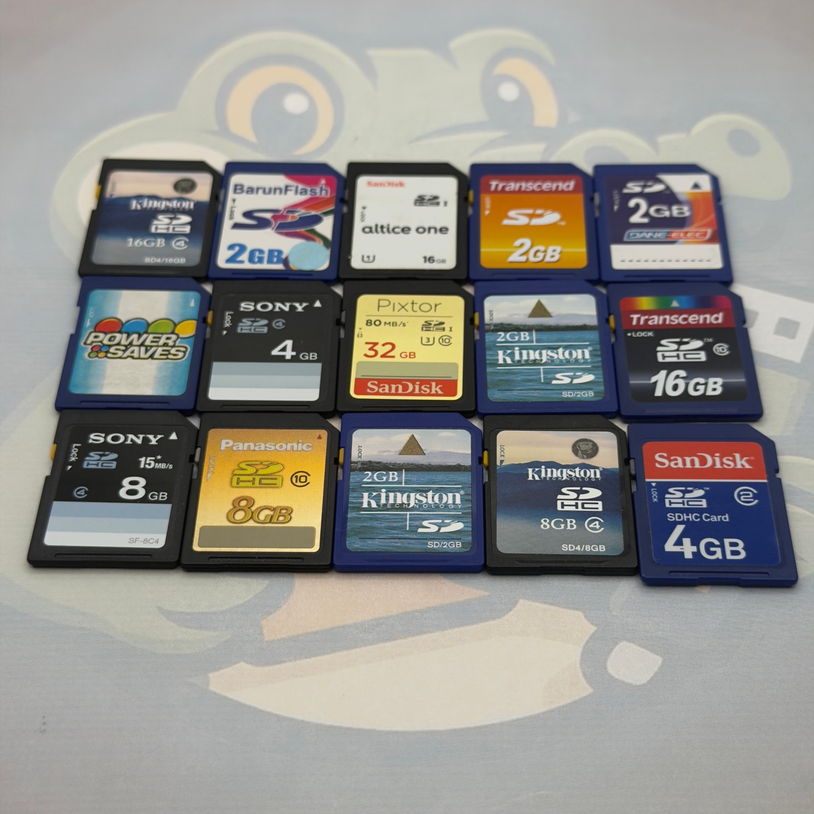 Lot of 15 Miscellaneous SD Cards Brands Include Sandisk Lexar - Untested - GC581