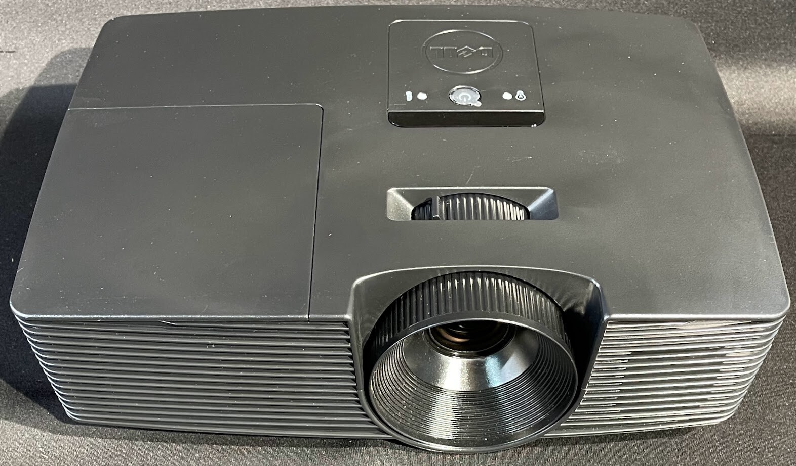 Dell 1220 DLP Front Projector / HDMI