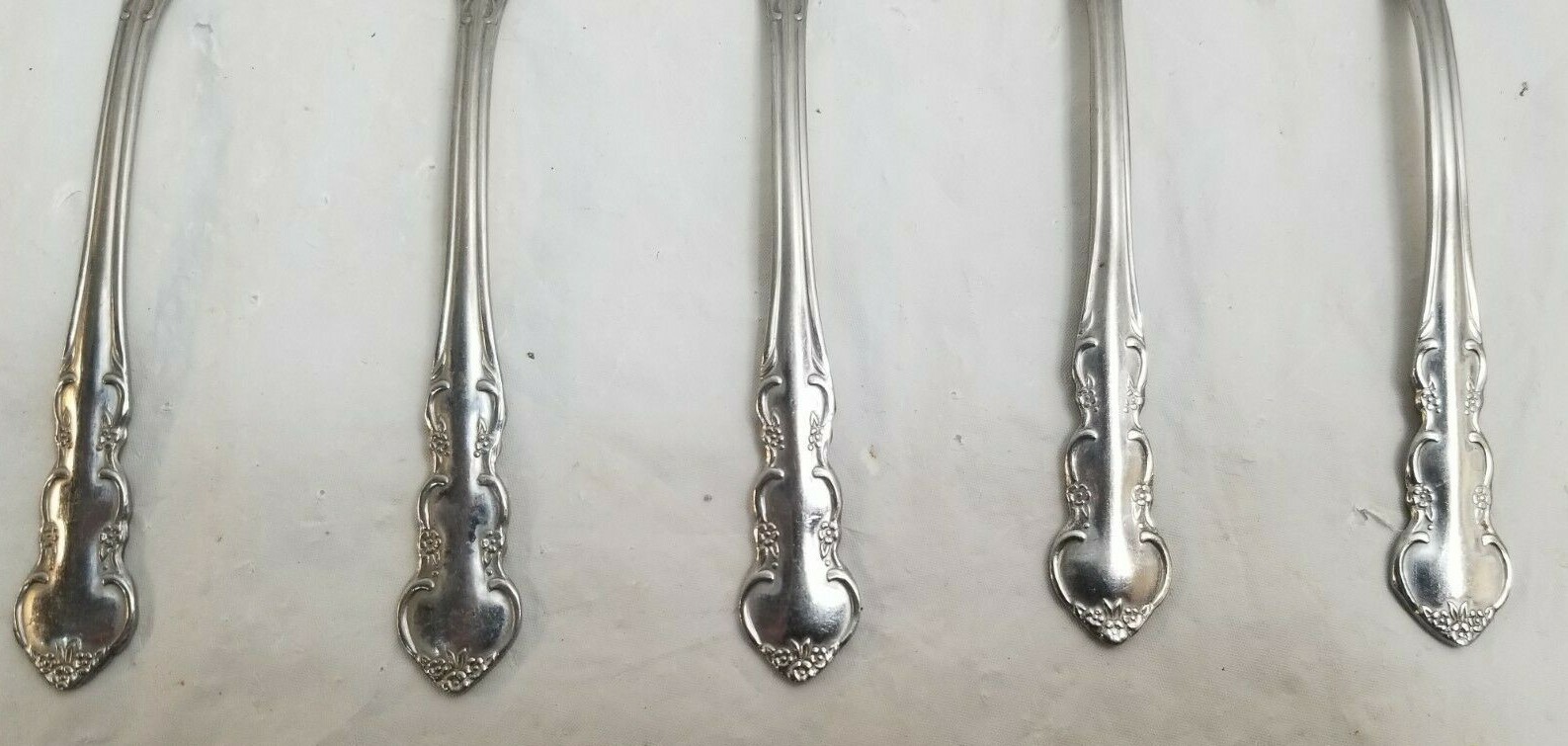 14 Piece EKOO ETERNA Stainless Flatware Set Lot # 12