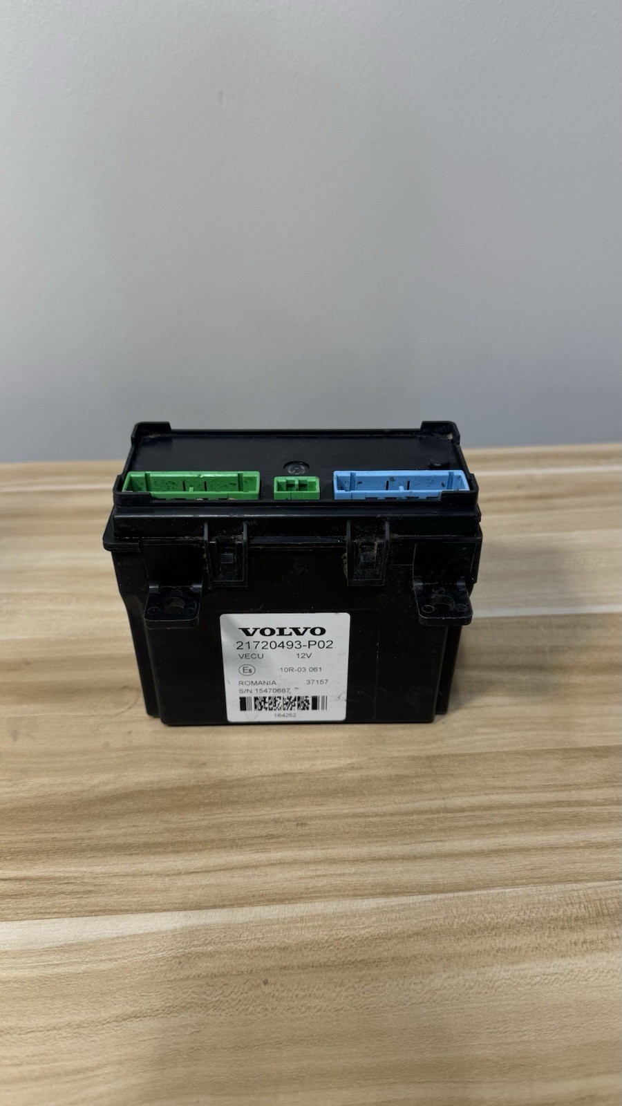 Genuine OEM Volvo VNL Control Module VECU 21720493 20758805