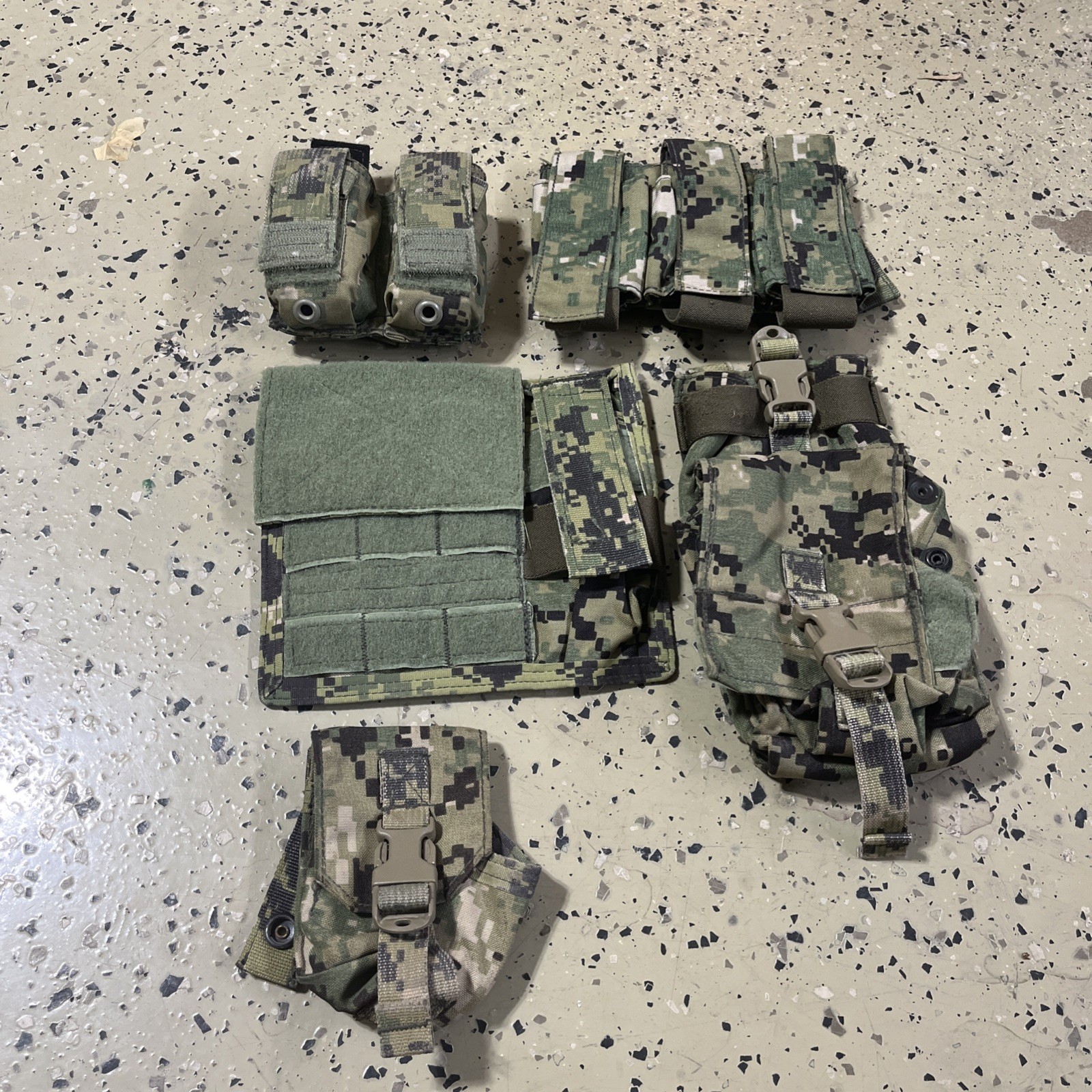 Eagle Industries AOR2 Pouch Lot