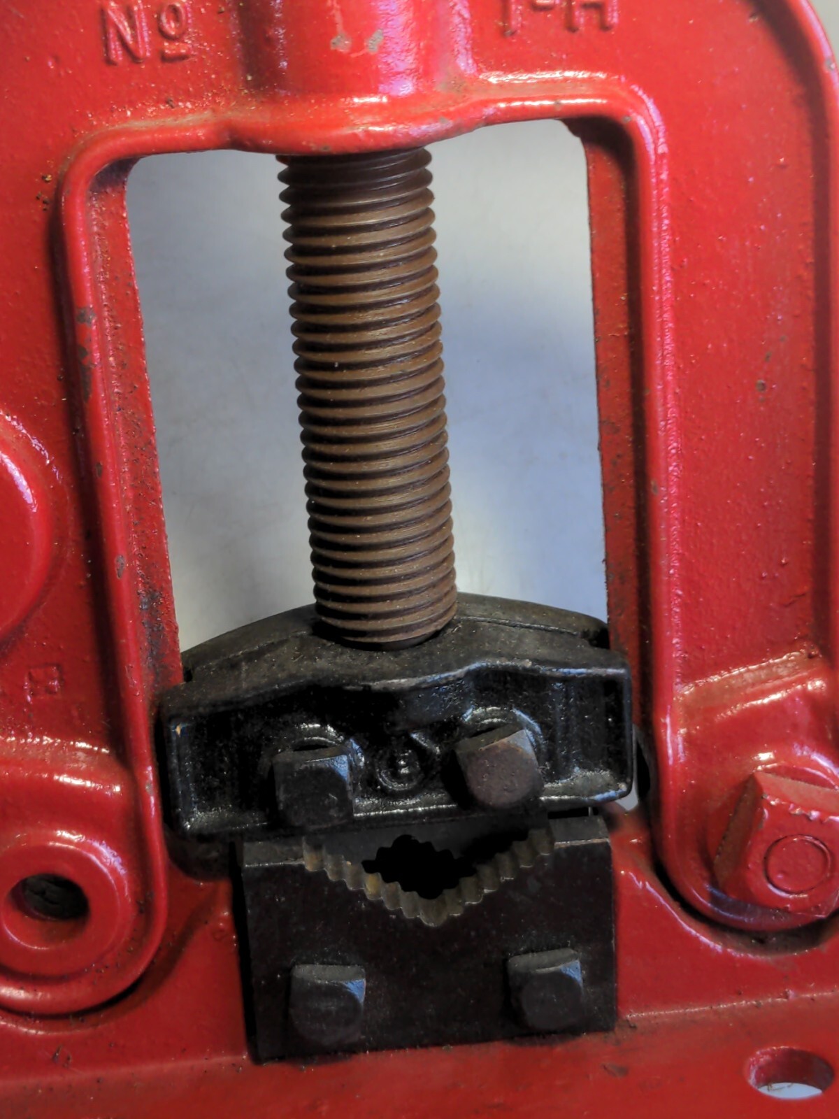 Bench Pipe Vise #1-H