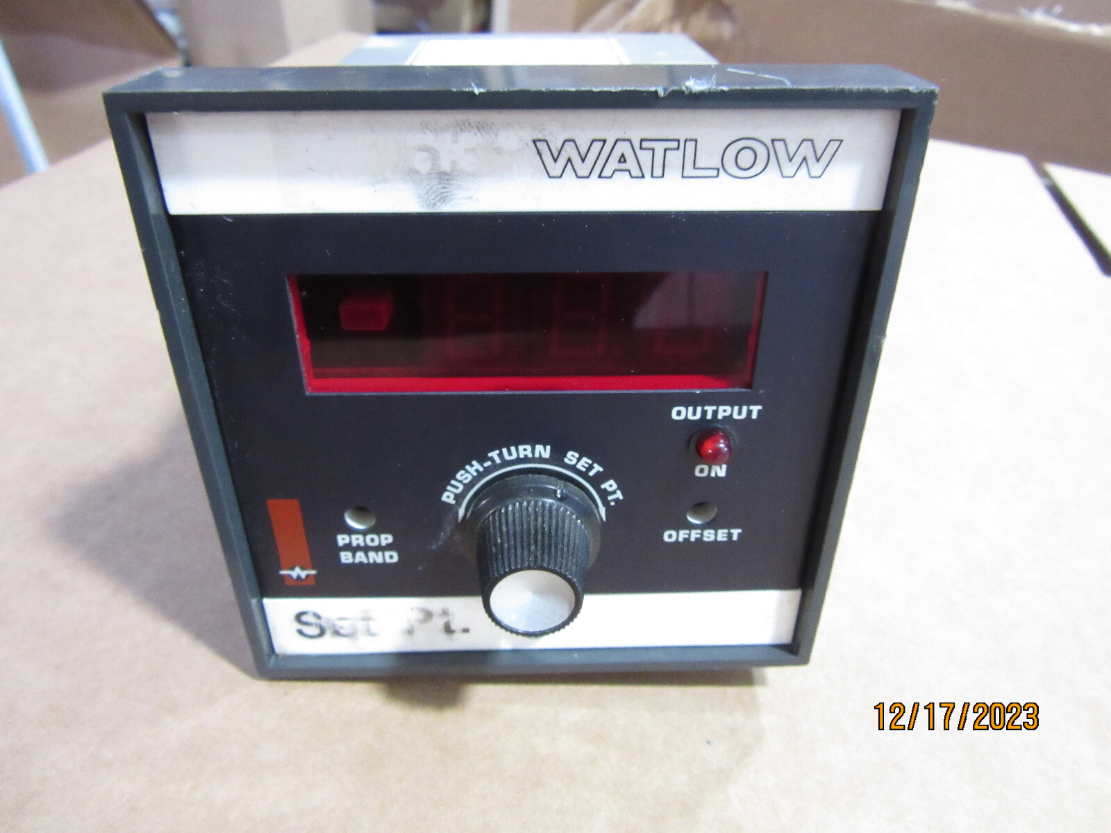 Watlow Model 61-06-01 Temperature Controller Works Good Free Shipping