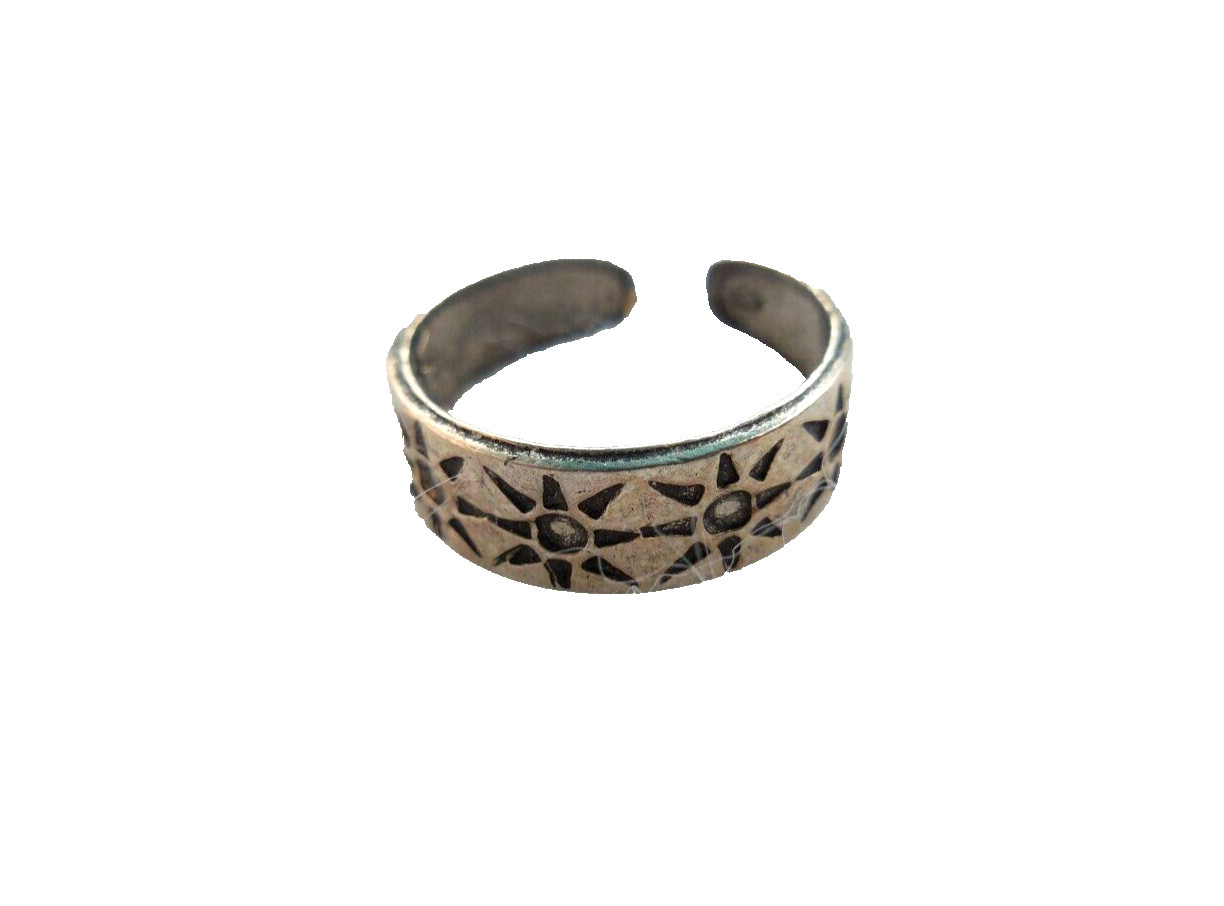 Celtic theme Silver Toe Ring, Sun pattern