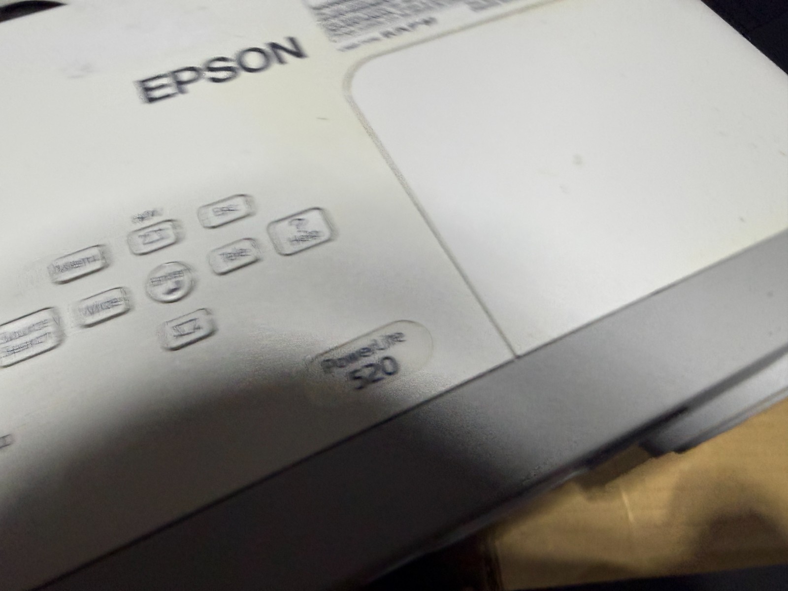 Epson PowerLite 520 LCD Projector 2700 Lumens HDMI