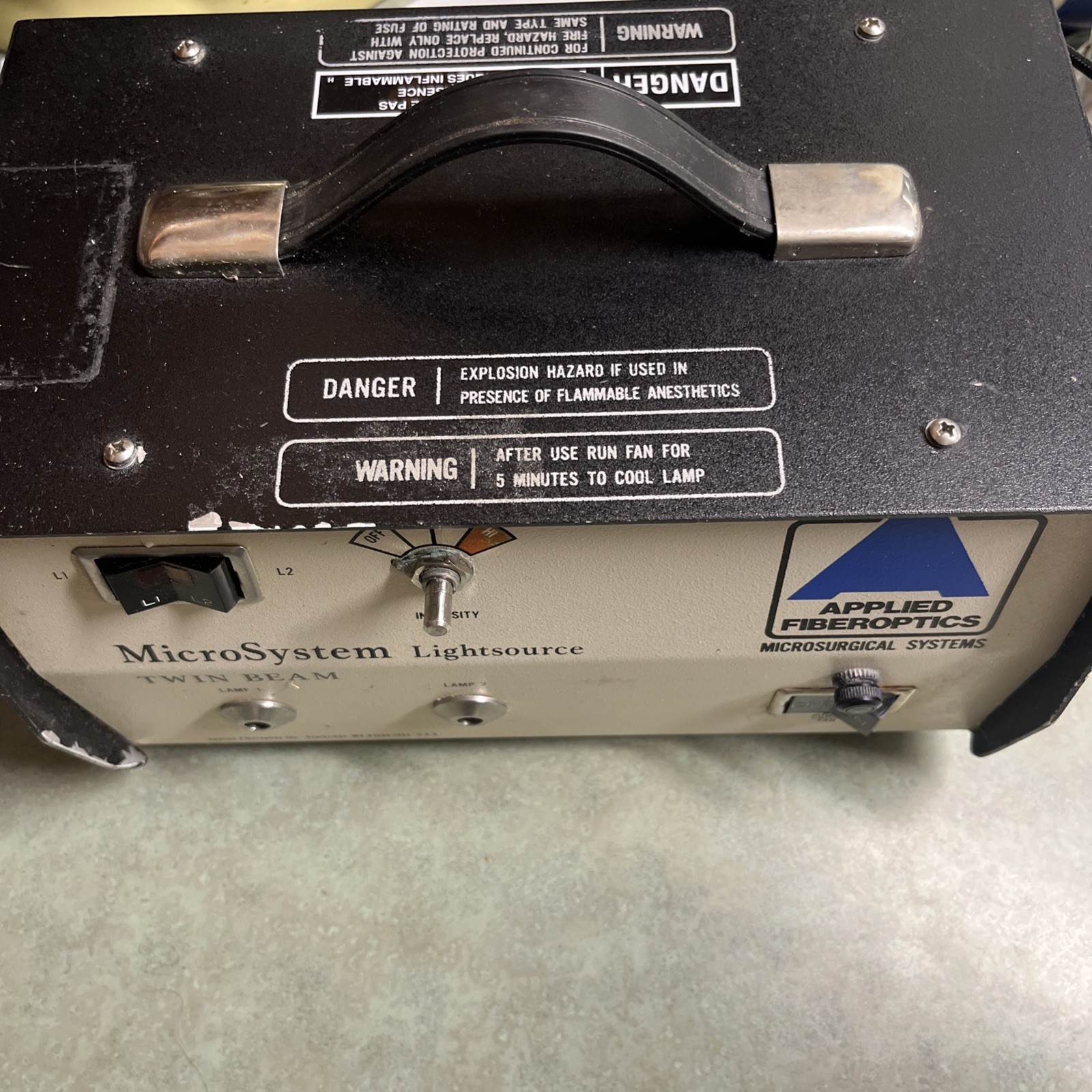 ApplieD Microsystems Twin Beam Halogen Light Source Optical Fiber Illumination