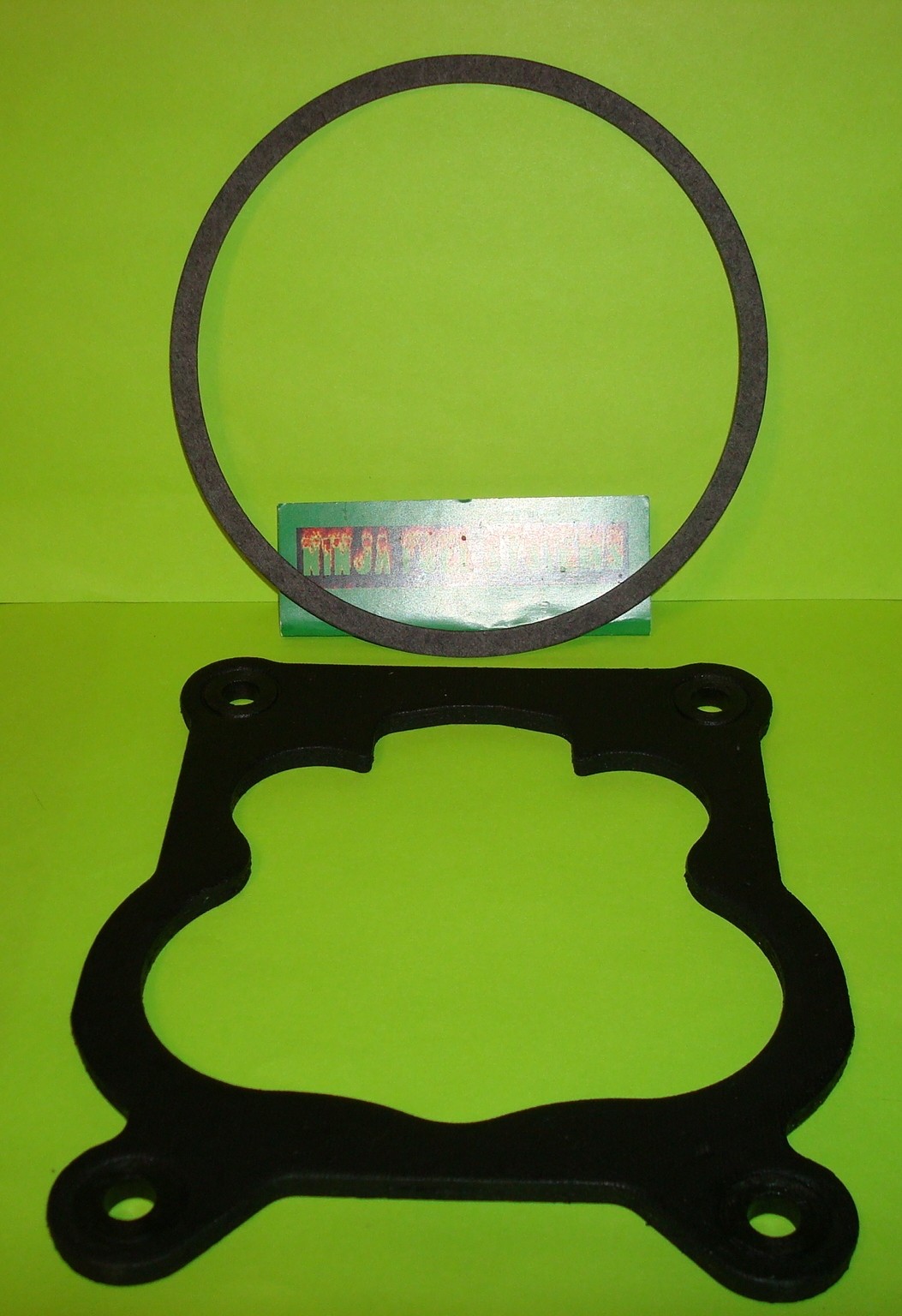 QUADRAJET CARBURETOR BASE GASKET 1/4  MANY 72-79 CHEVY 350/454 G842 +AIR CLN GSK