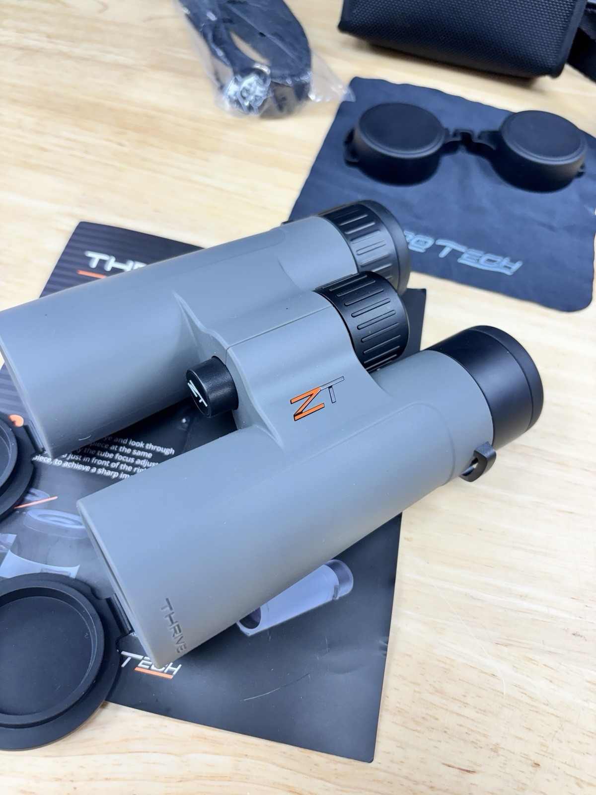 ZeroTech Thrive 10x42mm Binoculars TH1042 *NEW*