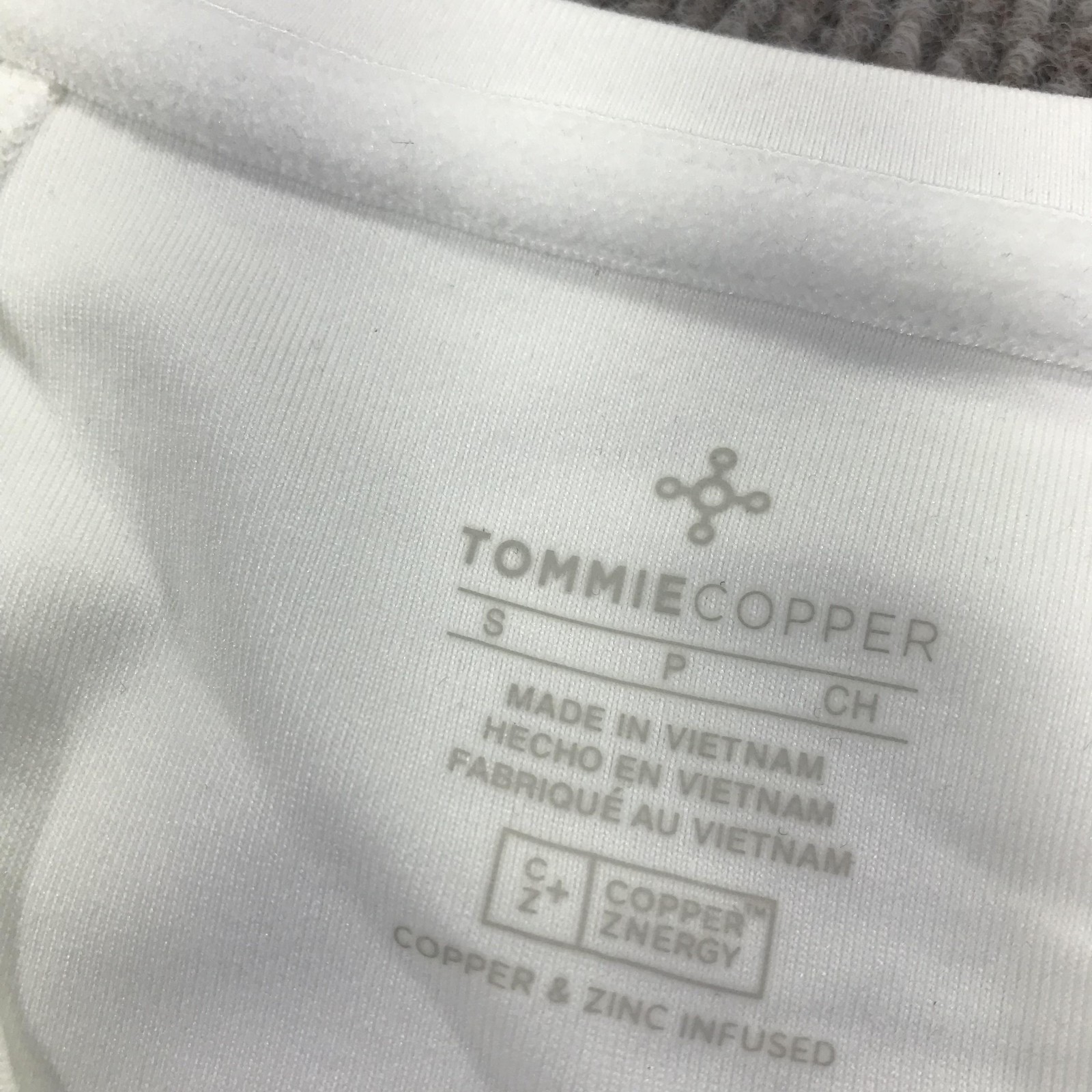 Tommie Copper Womens Back Support Compression Zip Shirt Small White Long Sleeve