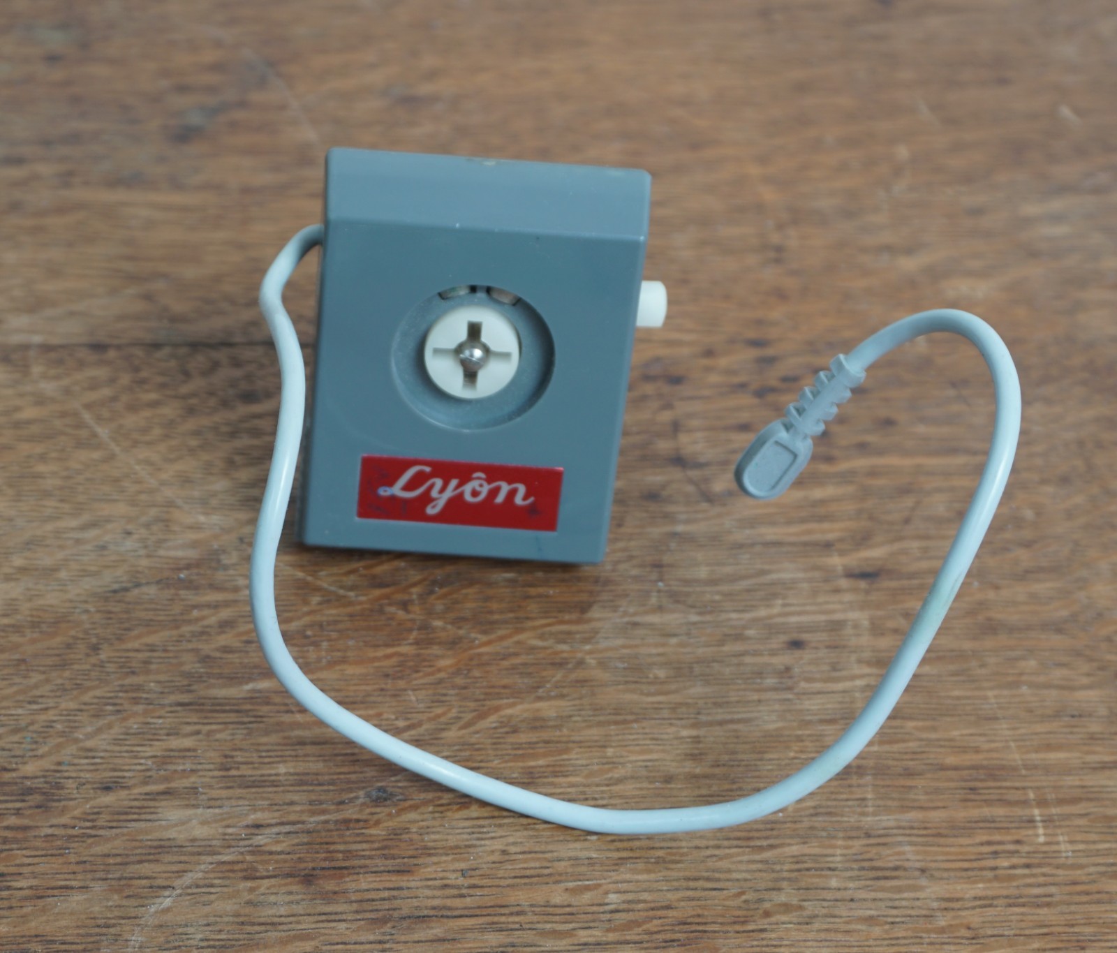 Lyon Flash Cube Adapter To Hot Shoe. Japan