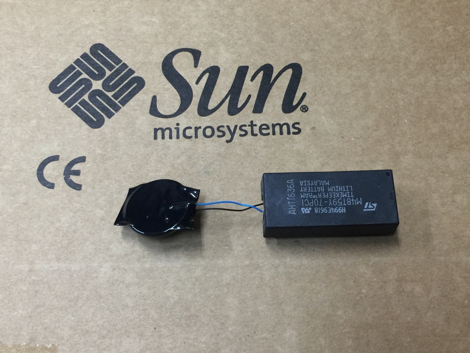 SUN 525-1101 8Kx8 NVRAM with NEW-Battery , MotherBoard 511-1101 , Test-PASS .
