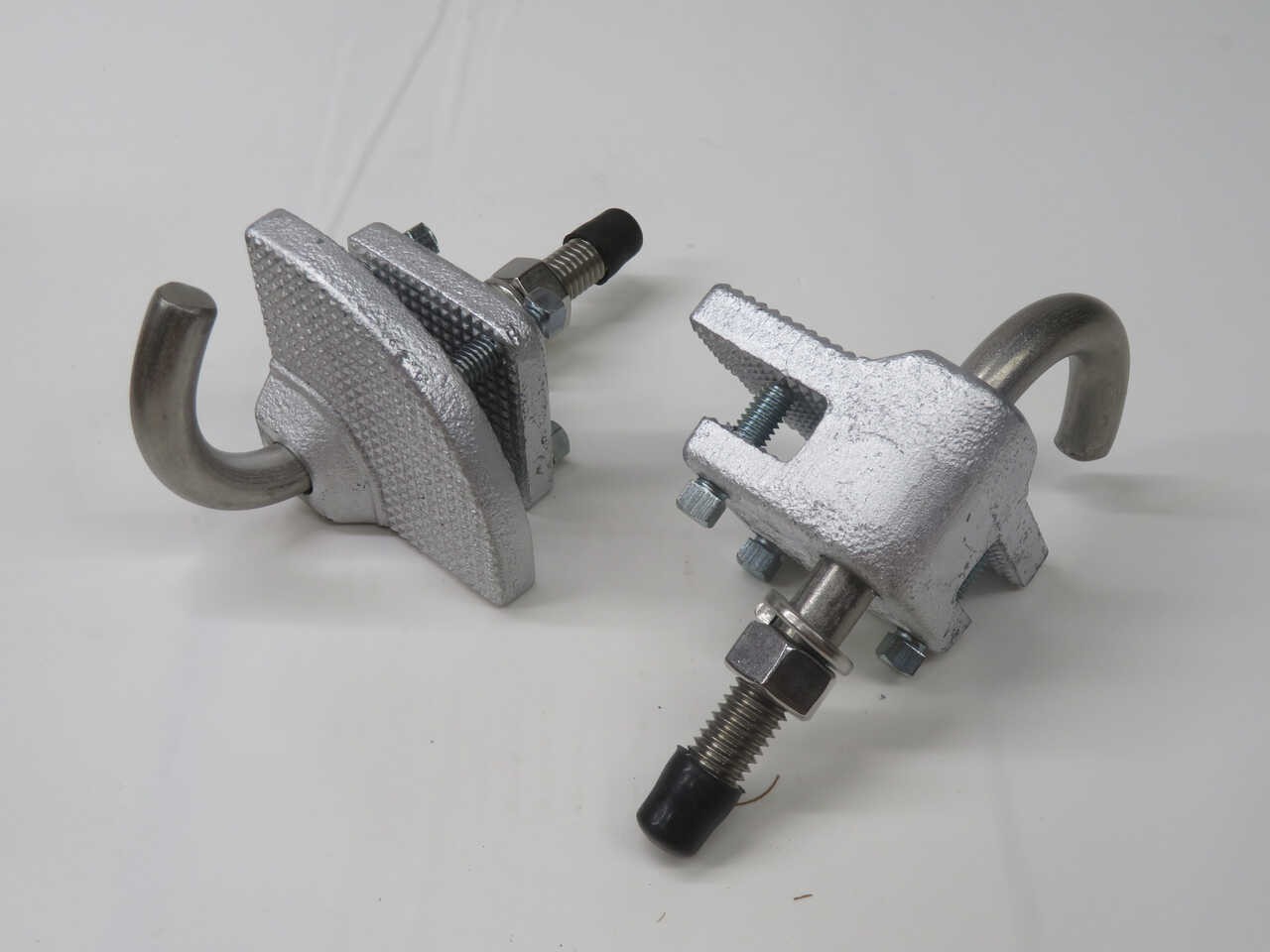 LOT OF 2 EATON LCC6 CONDUIT CLAMPS T269952