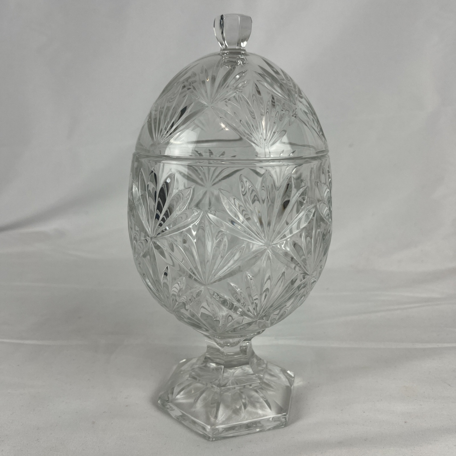 Cristal d'Arques Durand Luminarc clear glass egg-shaped pedestal candy dish
