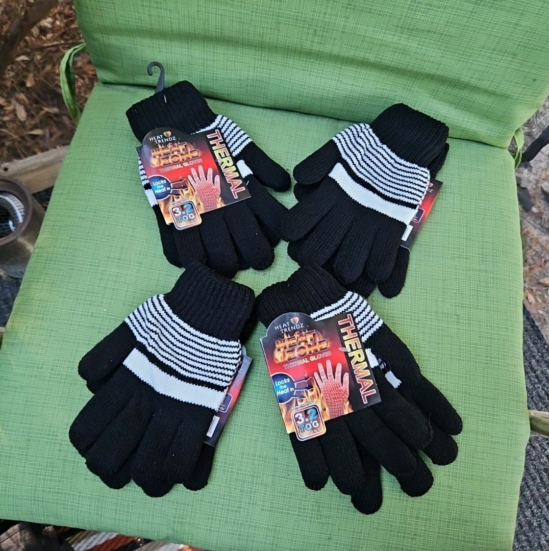 Heat Zone Thermal Gloves 3.2 TOG Heat Trendz One Size Fits Most NWT 4 Pair Lot