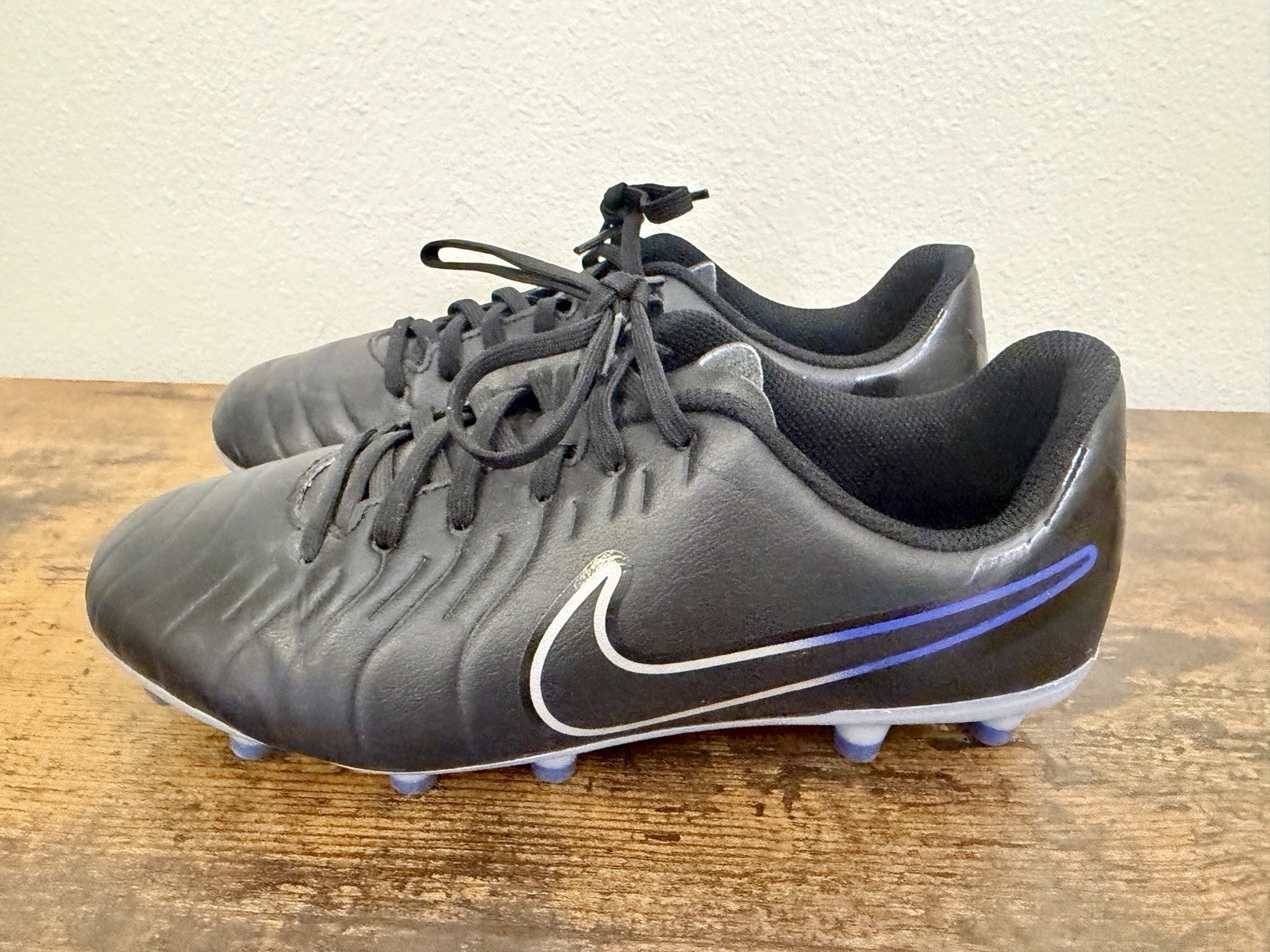 Nike Legend 6Y Club Mens Cleats Black Bright Blue Lace-Up Soccer Cleat