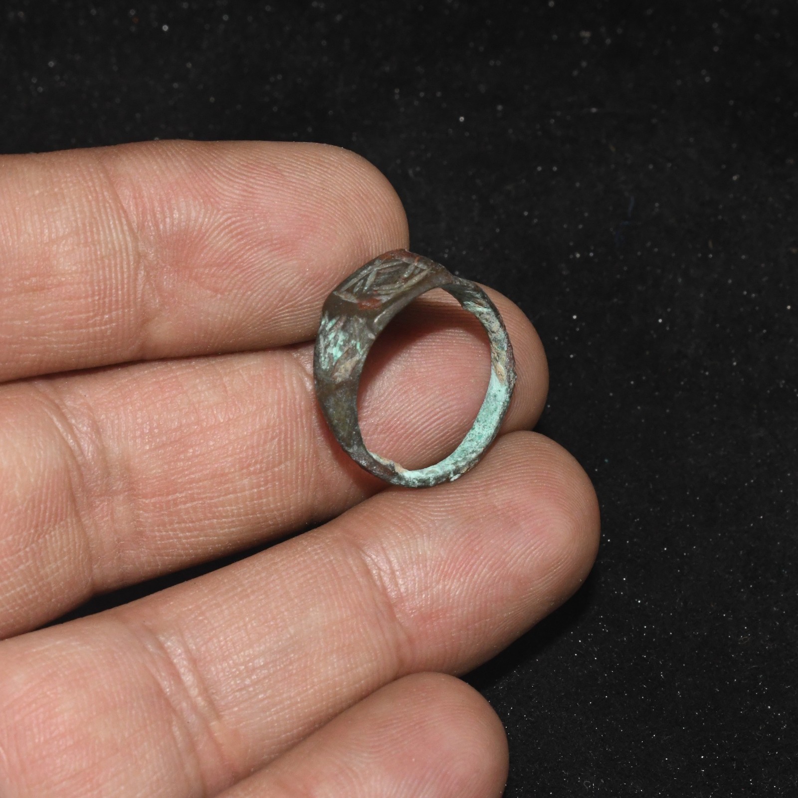Genuine Ancient Eastern Roman Bronze ring with Engraved Bezel in good Condition