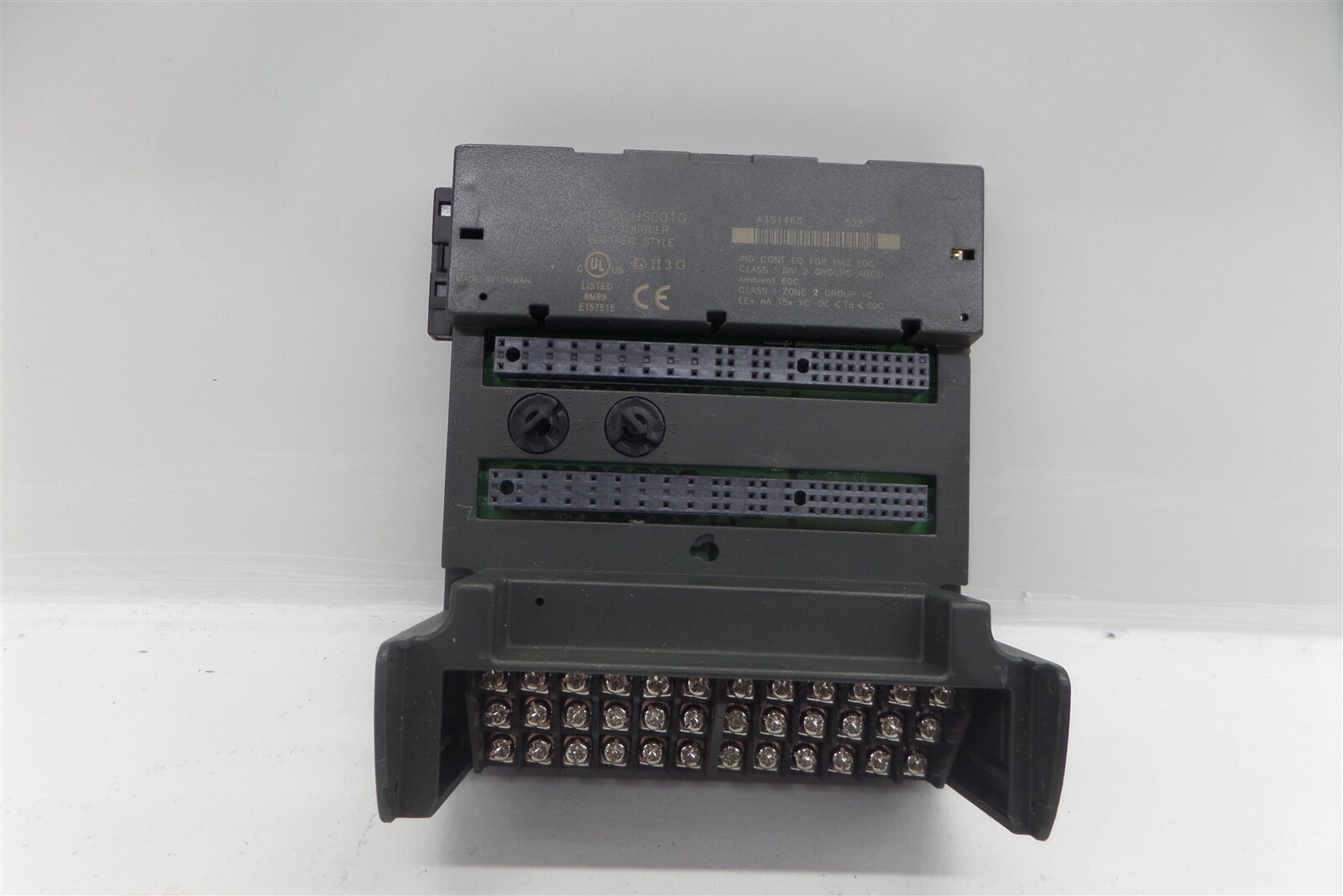 GE Fanuc IC200CHS001G I/O Carrier Barrier Style