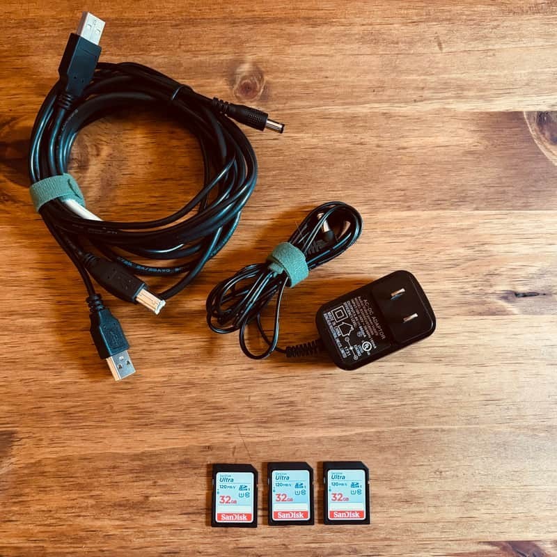 Akai MPX16 Sampler with SD Cards and Power Supply