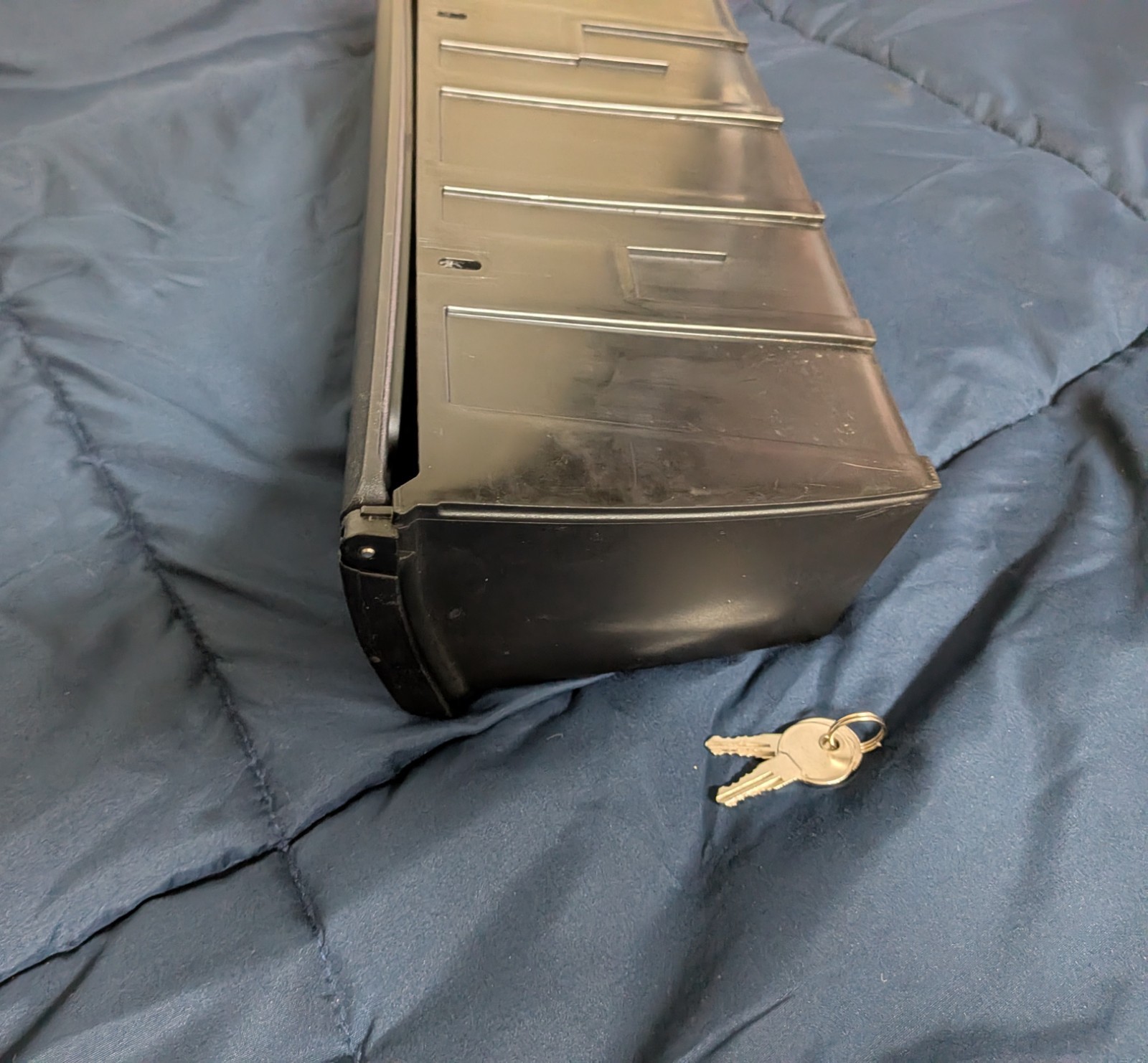 Classic Lockable Wall Mount Mailbox