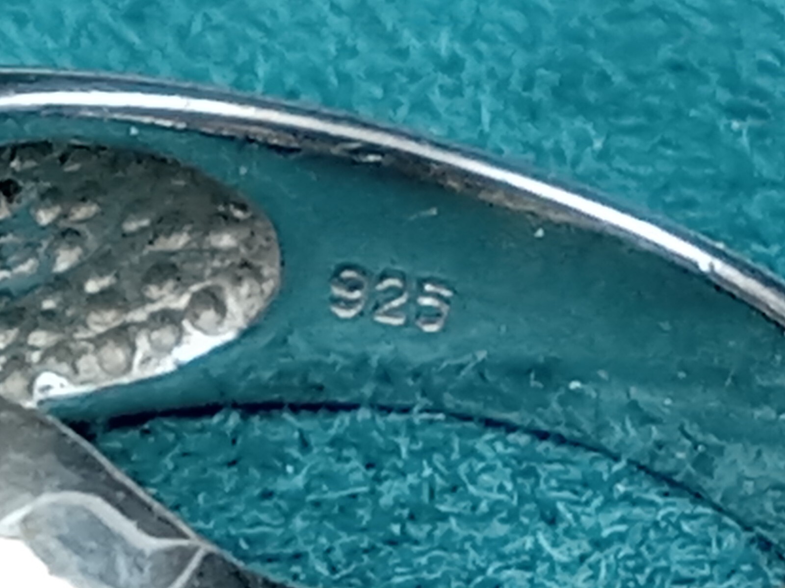 Glamorous Cocktail Sterling Silver Ring w. Pearl Setting: Size 7