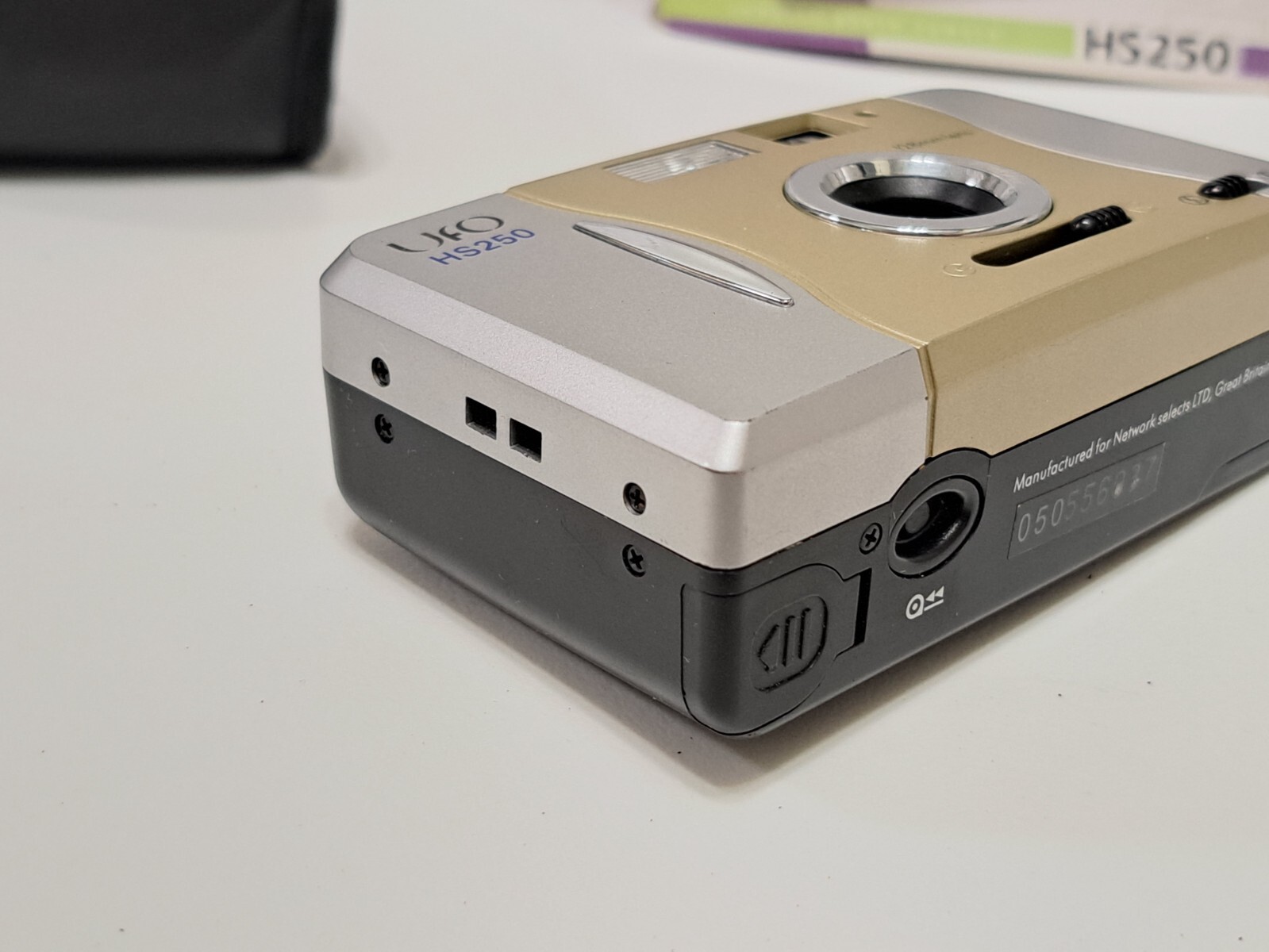 Camera UFO HS 250 flash red eye reduction