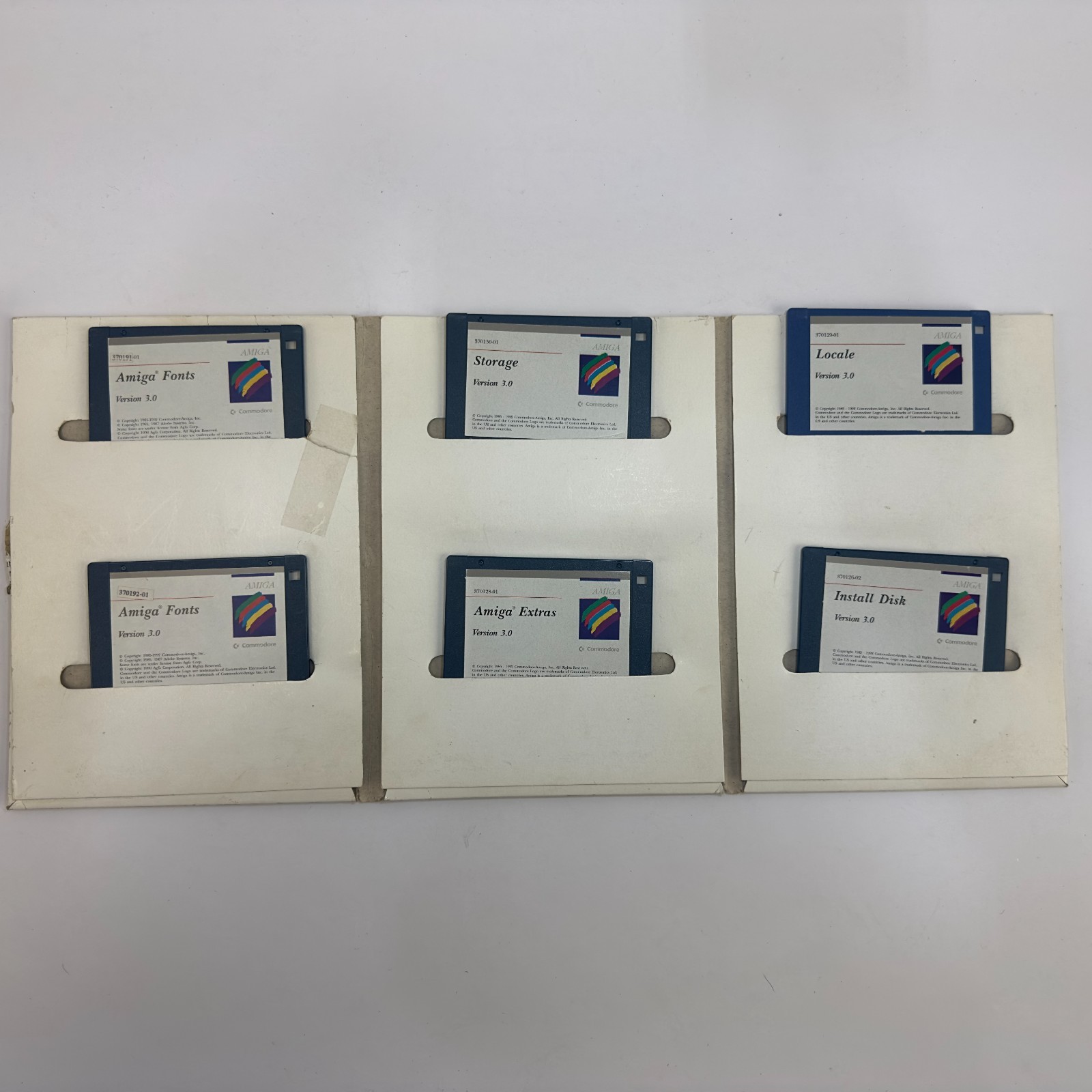 Commodore Amiga Workbench 3.0 w/ Guidebook | Retro Desktop Manager for Amiga