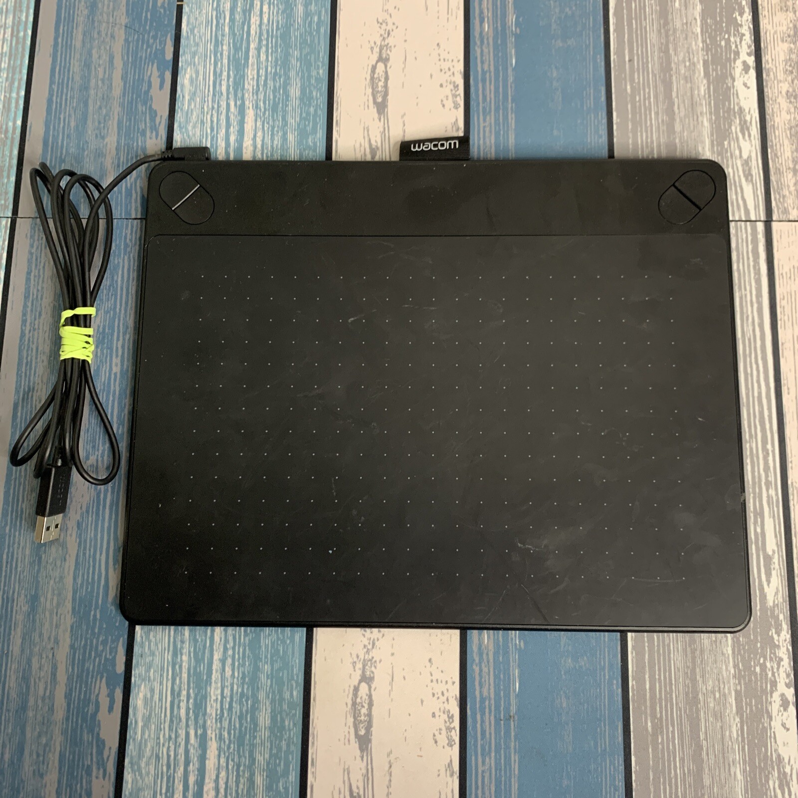 Wacom Intuos CTH-690 Drawing Pen Tablet (NO PEN INCLUDED)