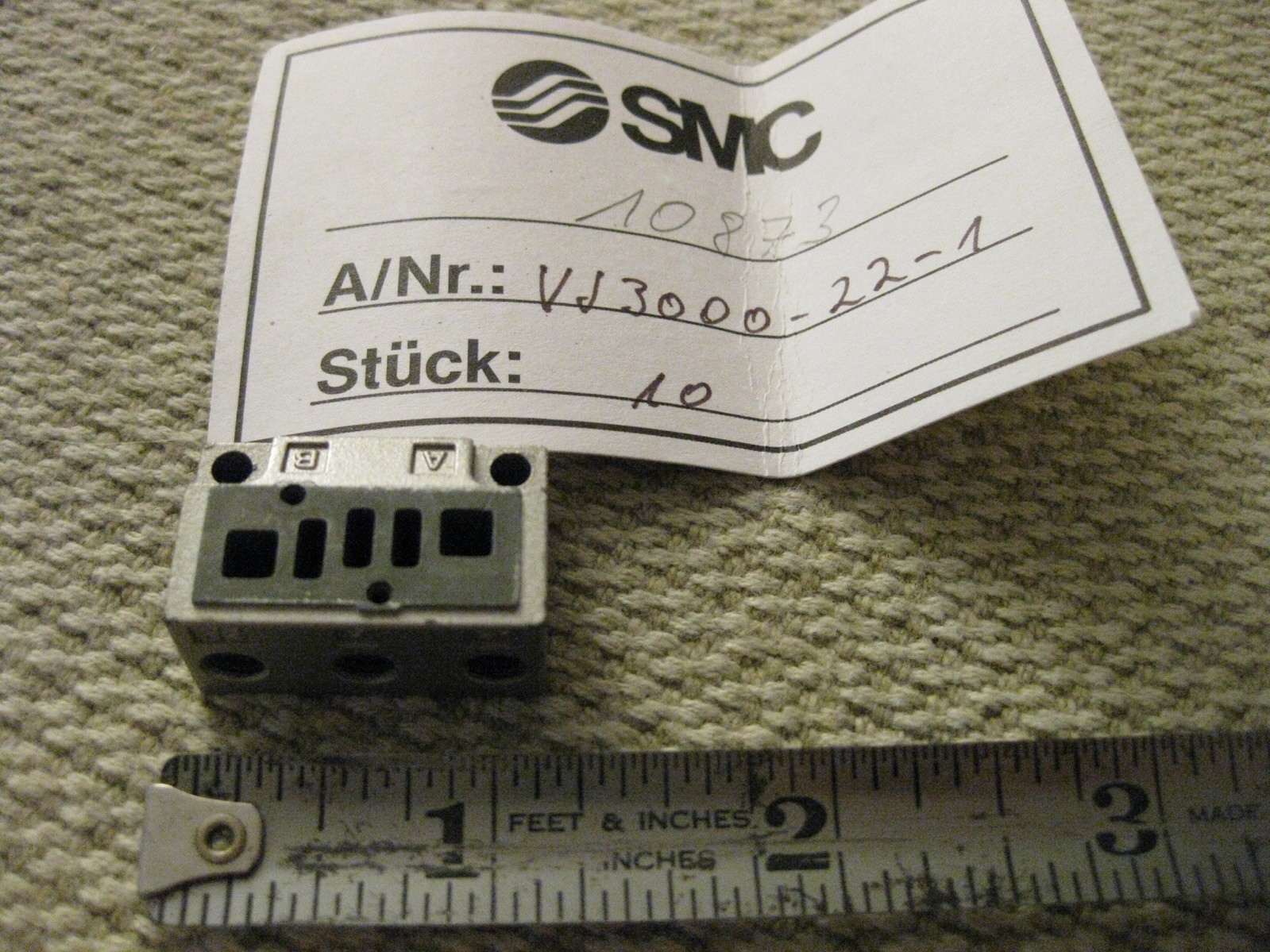 New SMC VJ3000221 Pneumatic Valve Manifold Subplate Japan