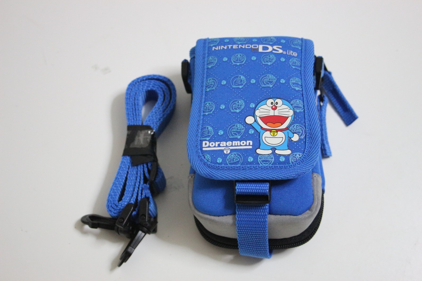 Doraemon Nintendo DS Carrying Pouch / Case - Blue with Strap / Japan/ Near Mint