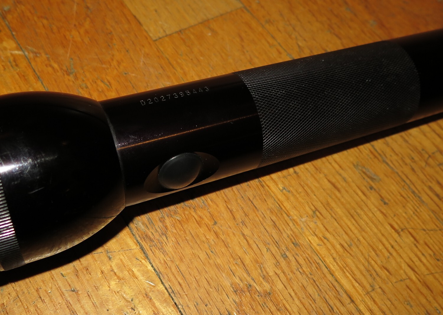 Mag-Lite 10" 2 D-Cell Heavy Duty Incandescent Black Anodized Flashlight