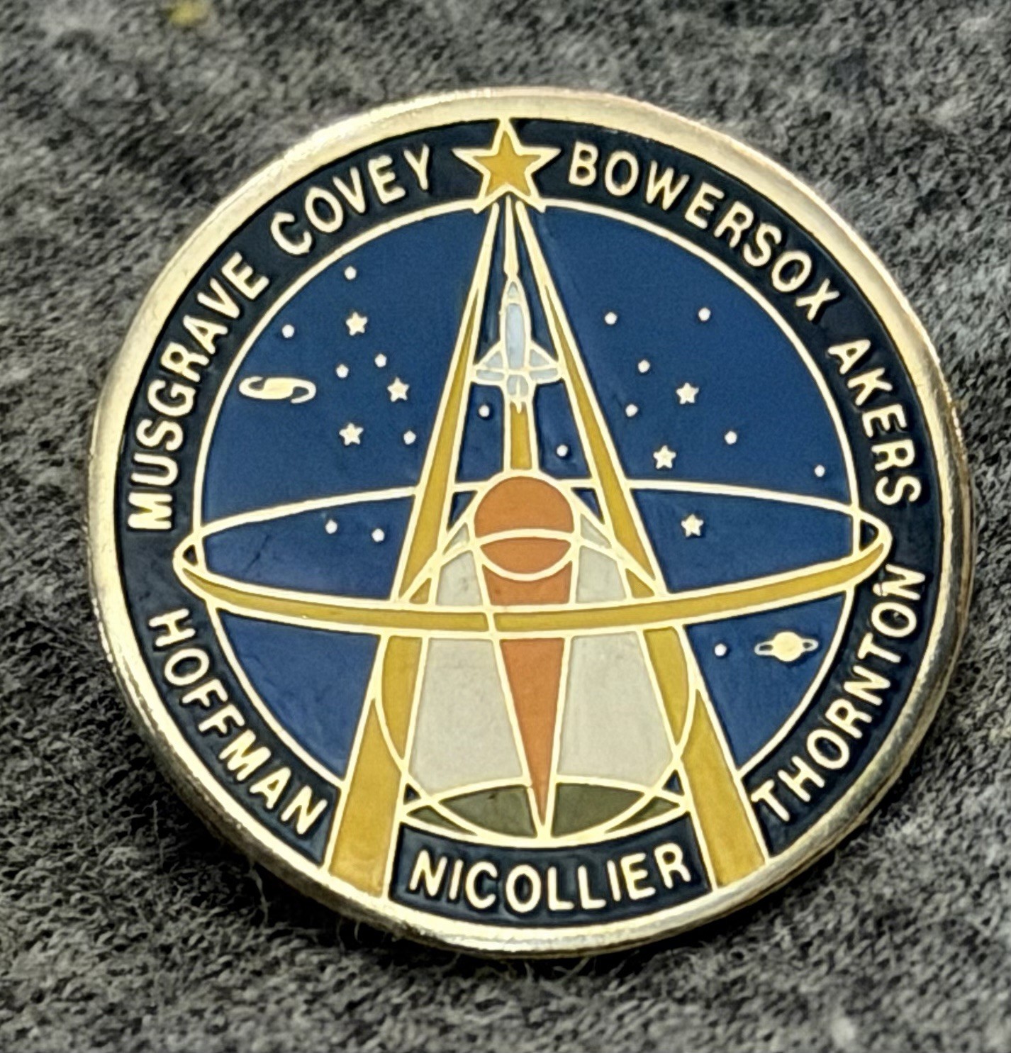 NASA Flight STS-61 Mission Pin Space Shuttle Endeavour Hubble Telescope