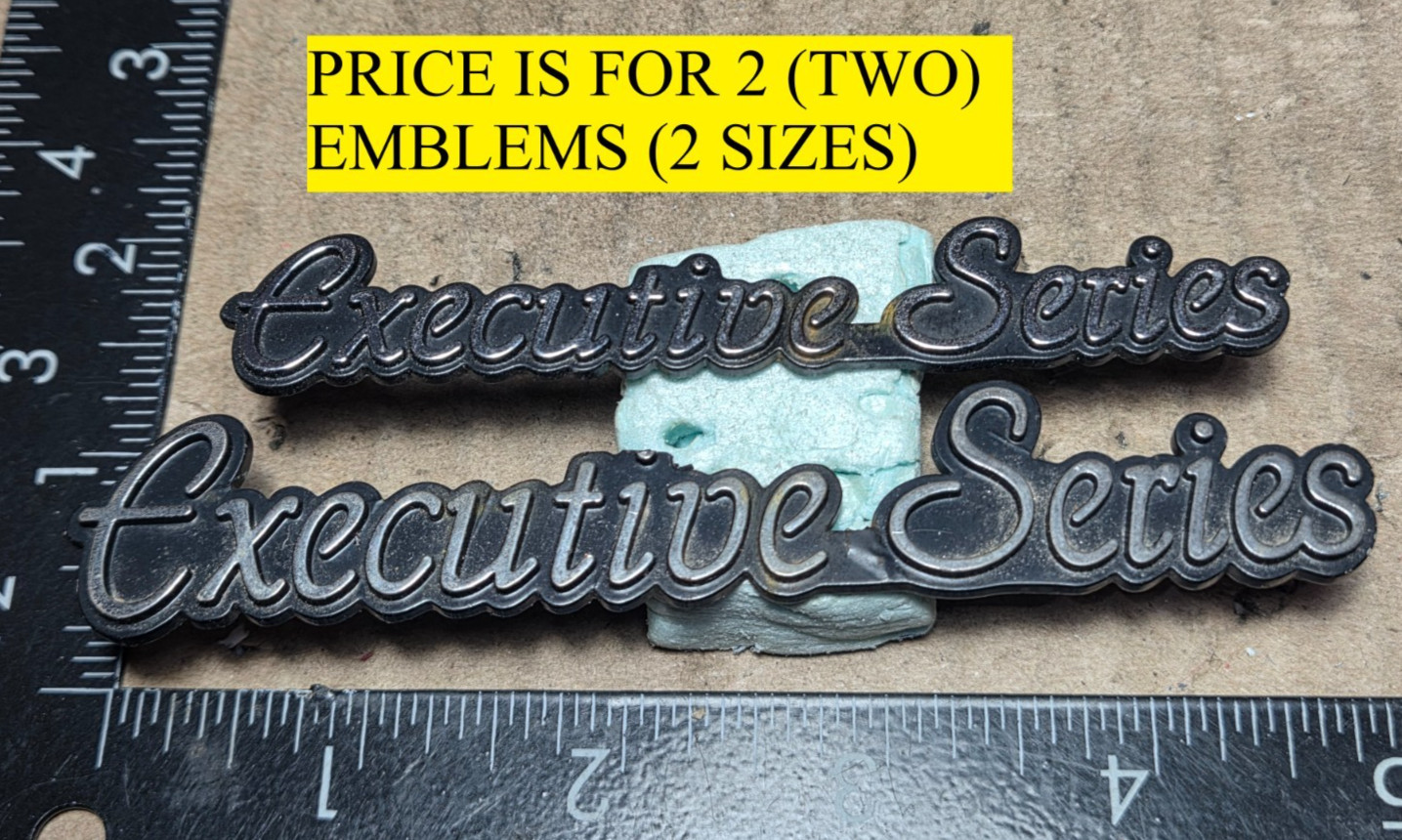 (2) LINCOLN TOWN CAR EXECUTIVE SERIES EMBLEMS F7VB 16B114 / F8VB 54297 A74 (6830