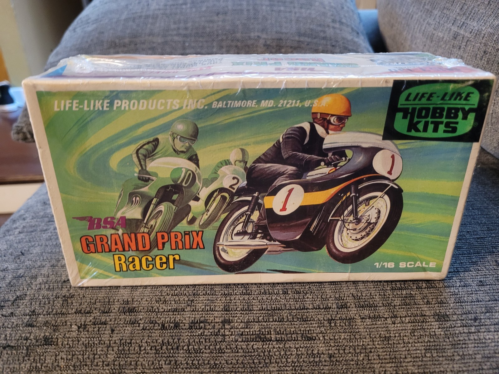 1970 LIFE-LIKE HOBBY KITS BSA GRAND PRIX RACER VINTAGE MOTORCYCLE MODEL 1/16 KIT