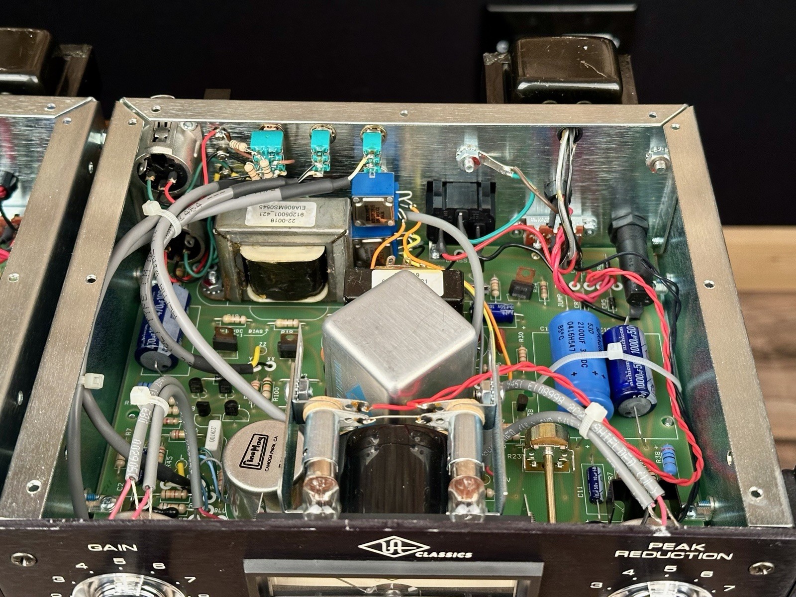 Universal Audio LA-3A Opto Compressor Sequential Stereo Pair. Urei LA 3A LA3A