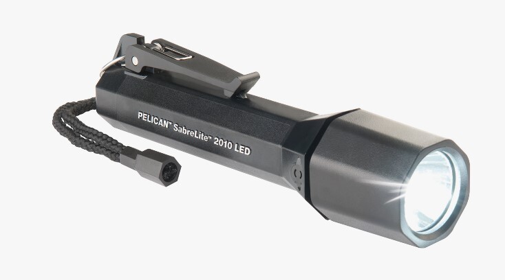 PELICAN SABRELITE 2010 LED Flashlight/ 22-hour runtime  161 lumens battery