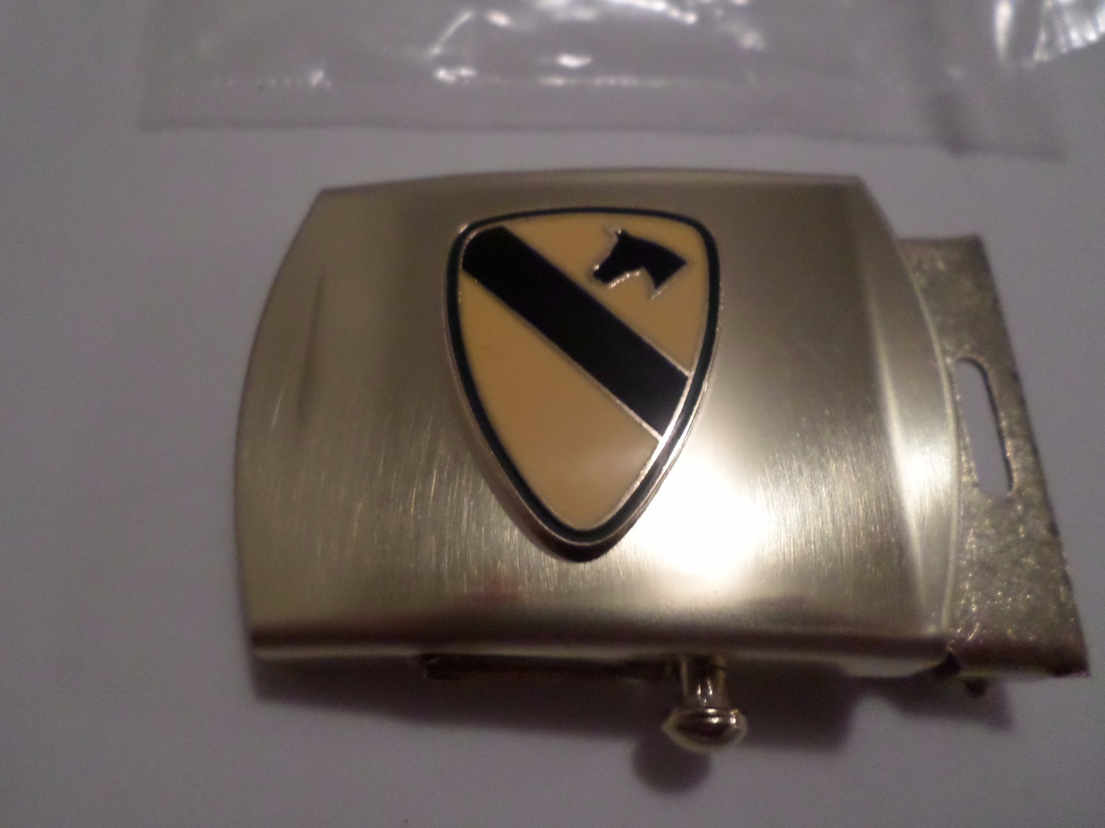 U.S MILITARY ARMY 1ST CAVALRY DIVISION SOLID BRASS BELT BUCKLE MADE IN THE U.S.A