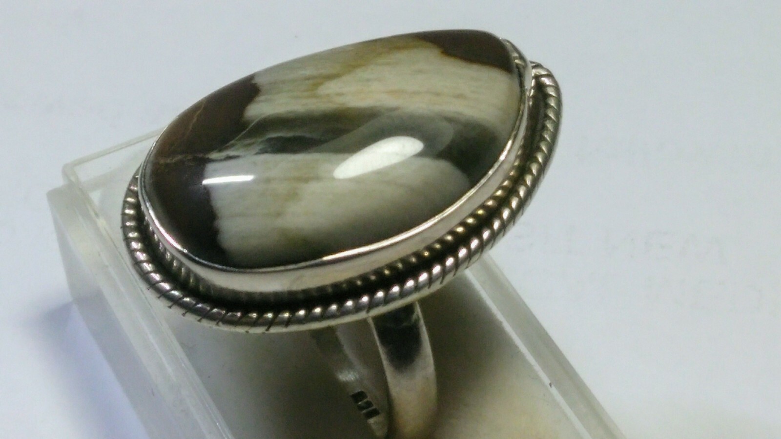 FETCHING UNTREATED NATURAL AGATE IN STERLING SILVER.925 RING SIZE 9.5-9.75!