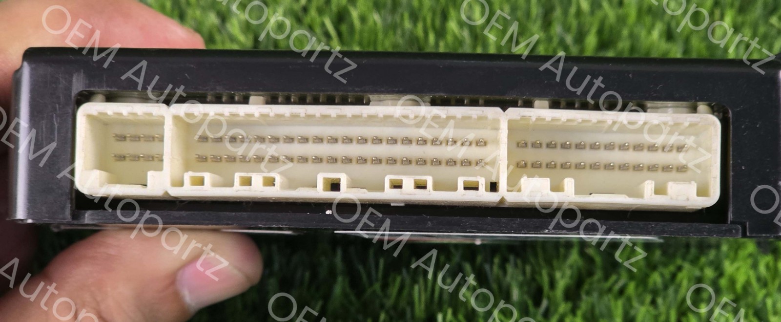 Lexus ES350 2010-2012 A/C Amplifier Temperature Control Module 88650-33A30 OEM