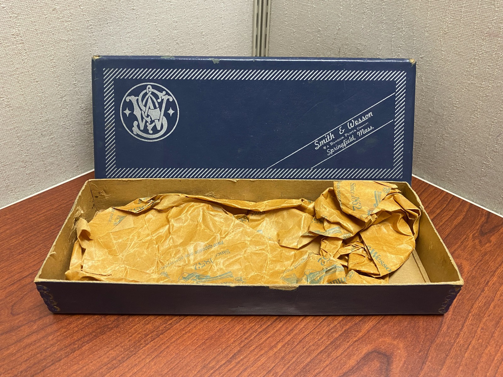 Vintage Smith & Wesson Model 10 10-5 K Frame 4" Blued Factory Cardboard Box Case
