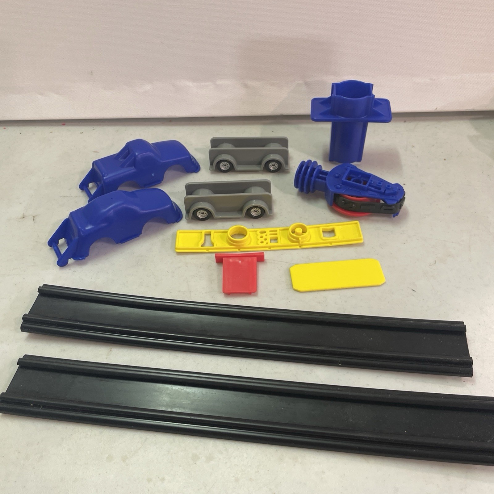VTG 2002 Hasbro Play-Doh Mold 'n Launch Racers **Replacement Parts Only**