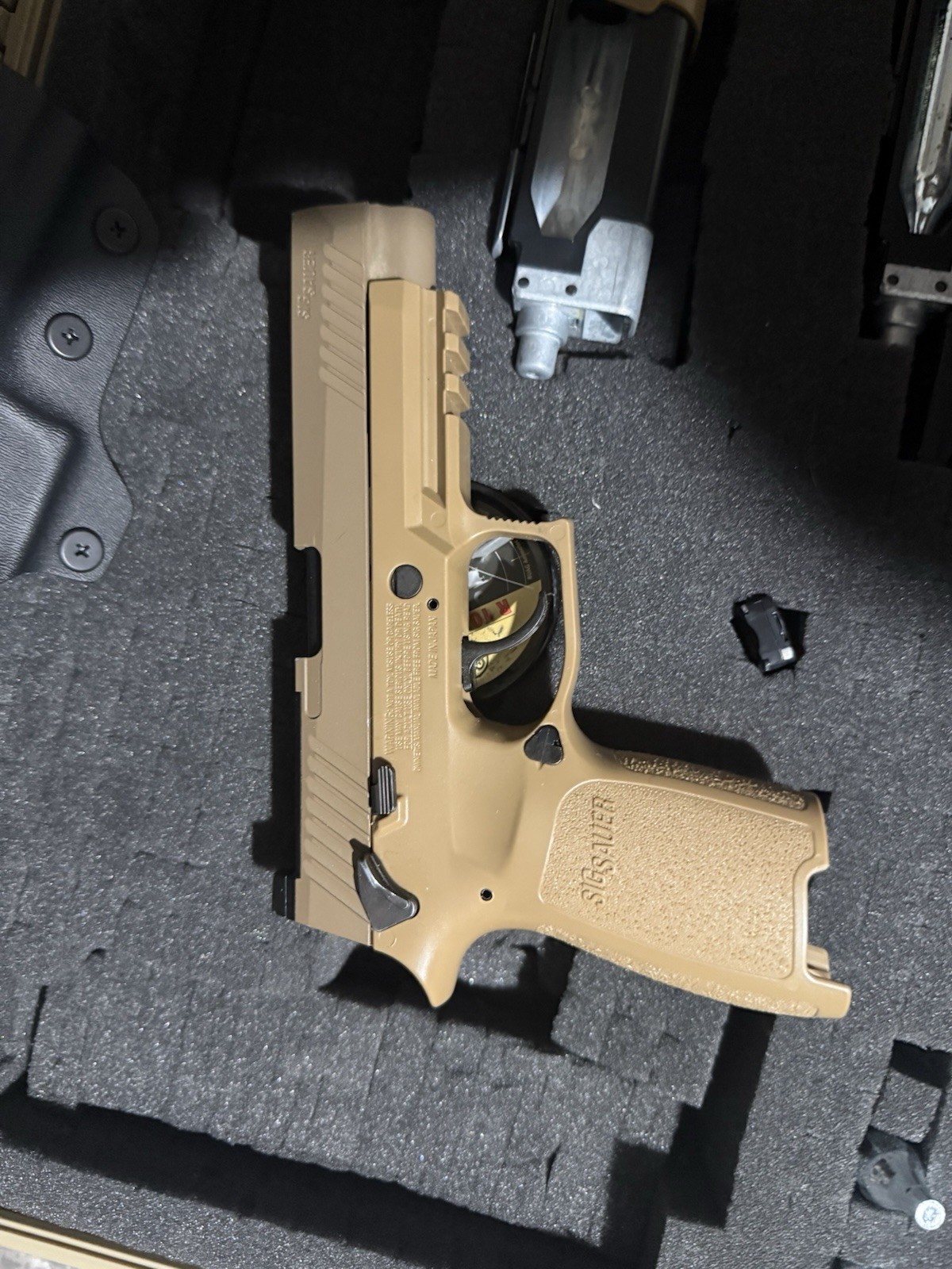 Sig P320 Pellet Pistol, Case, Mags, Co2, Holster.