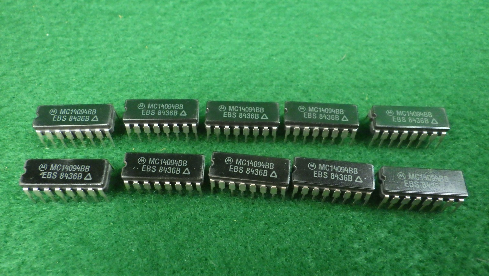 Lot of 10 NOS Vintage IC MC14094BBEBS Motorola 8 Stage Shift/Store Register