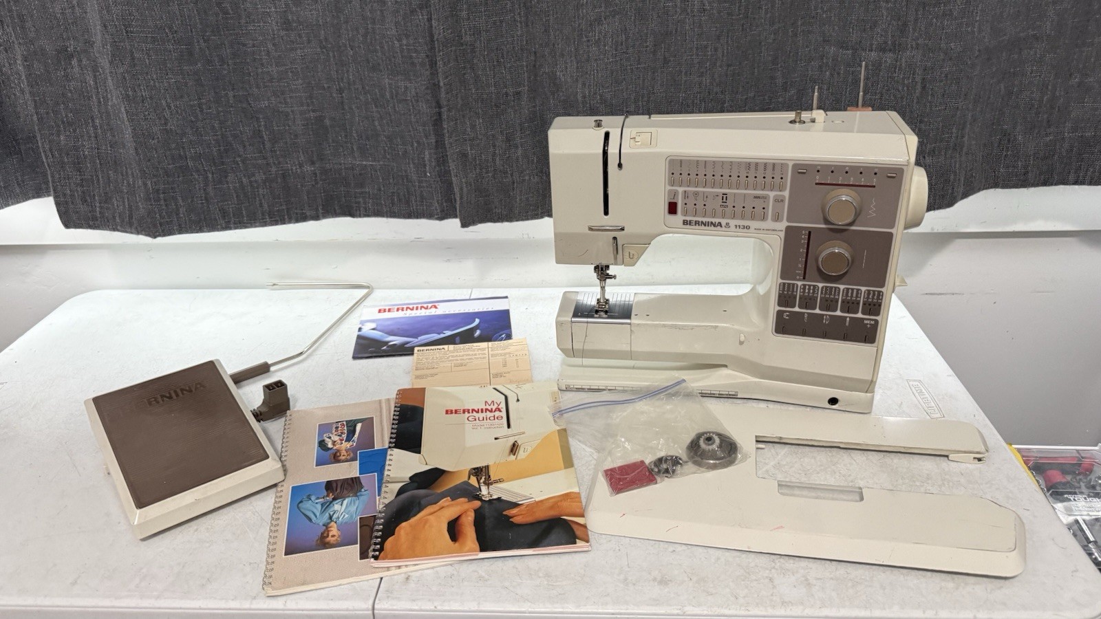 Bernina 1130 Sewing Machine - Switzerland Manuals Pedal Table Knee No Case