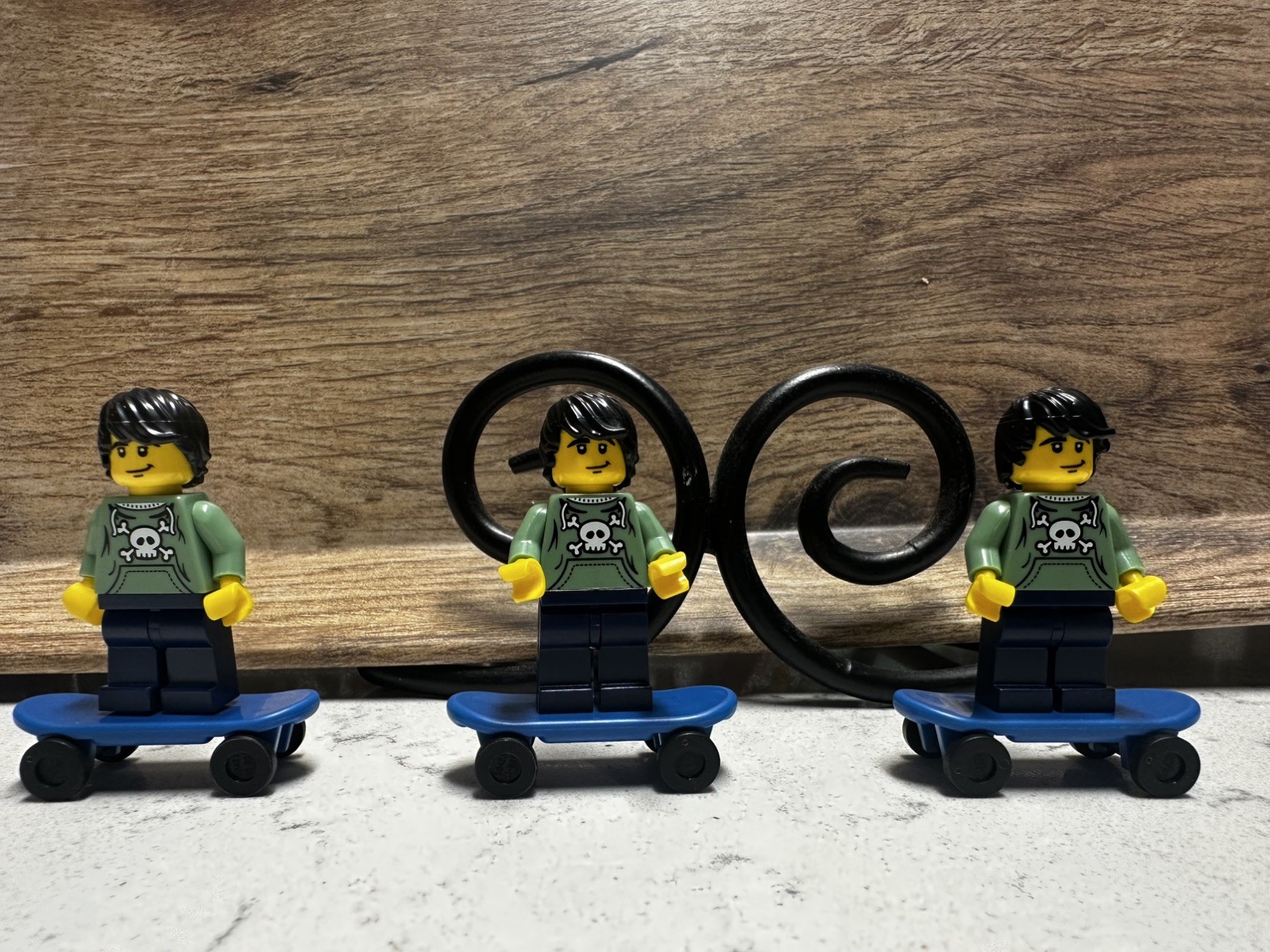 Lego Skater Minifigure Collectible Series 1 8683 CMF - Retired Vintage