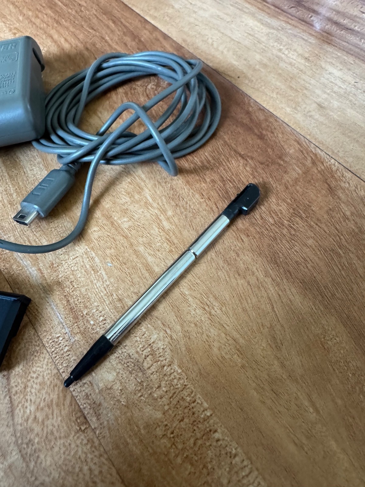 Nintendo DS Charger + Stylus Accessories