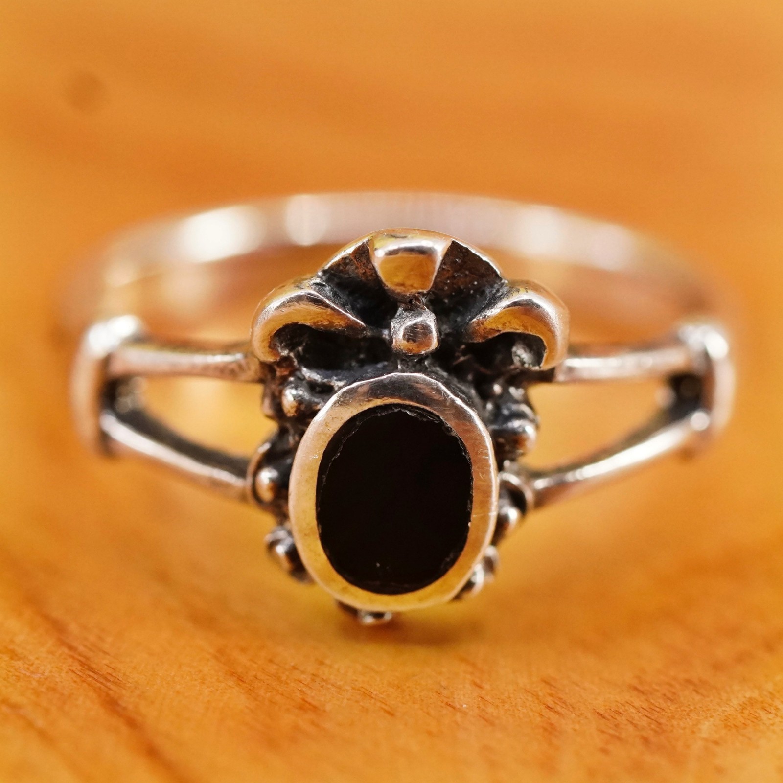 Size 6.5, vintage Sterling 925 silver handmade ring with oval onyx